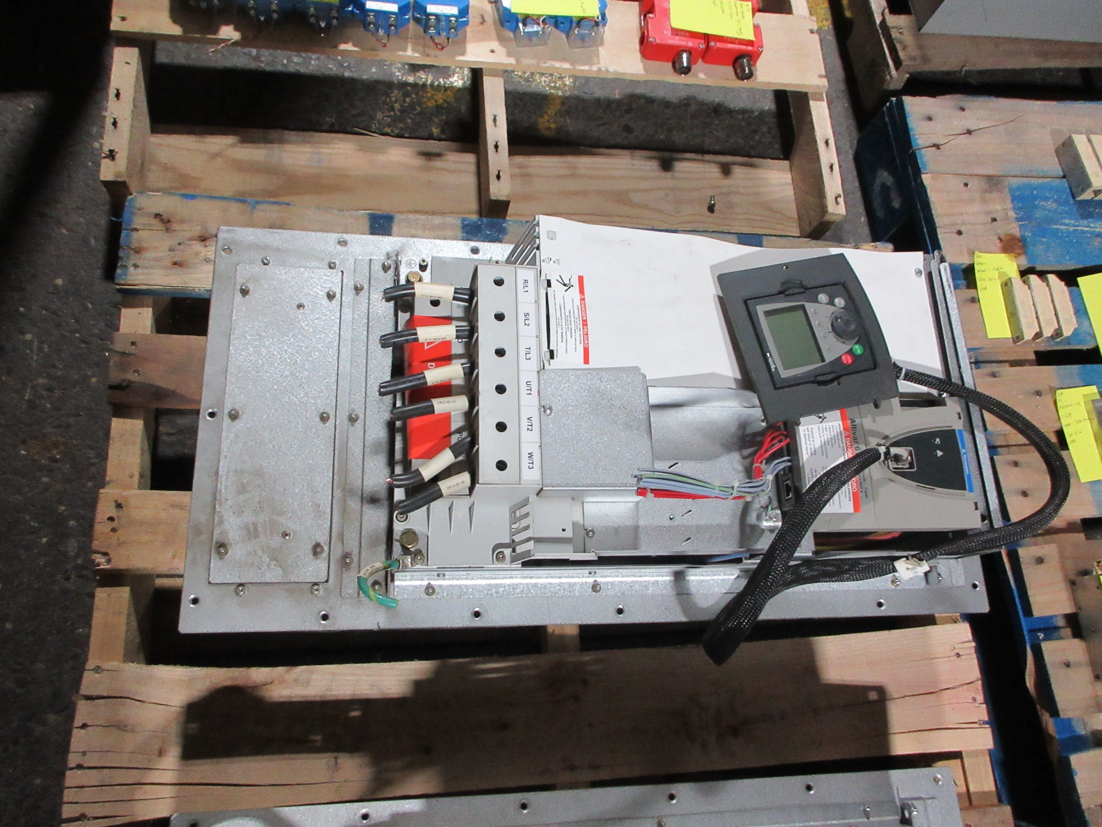 Telemecanique Altivar 61 AC Drive ATV61HD55N4 75HP Used