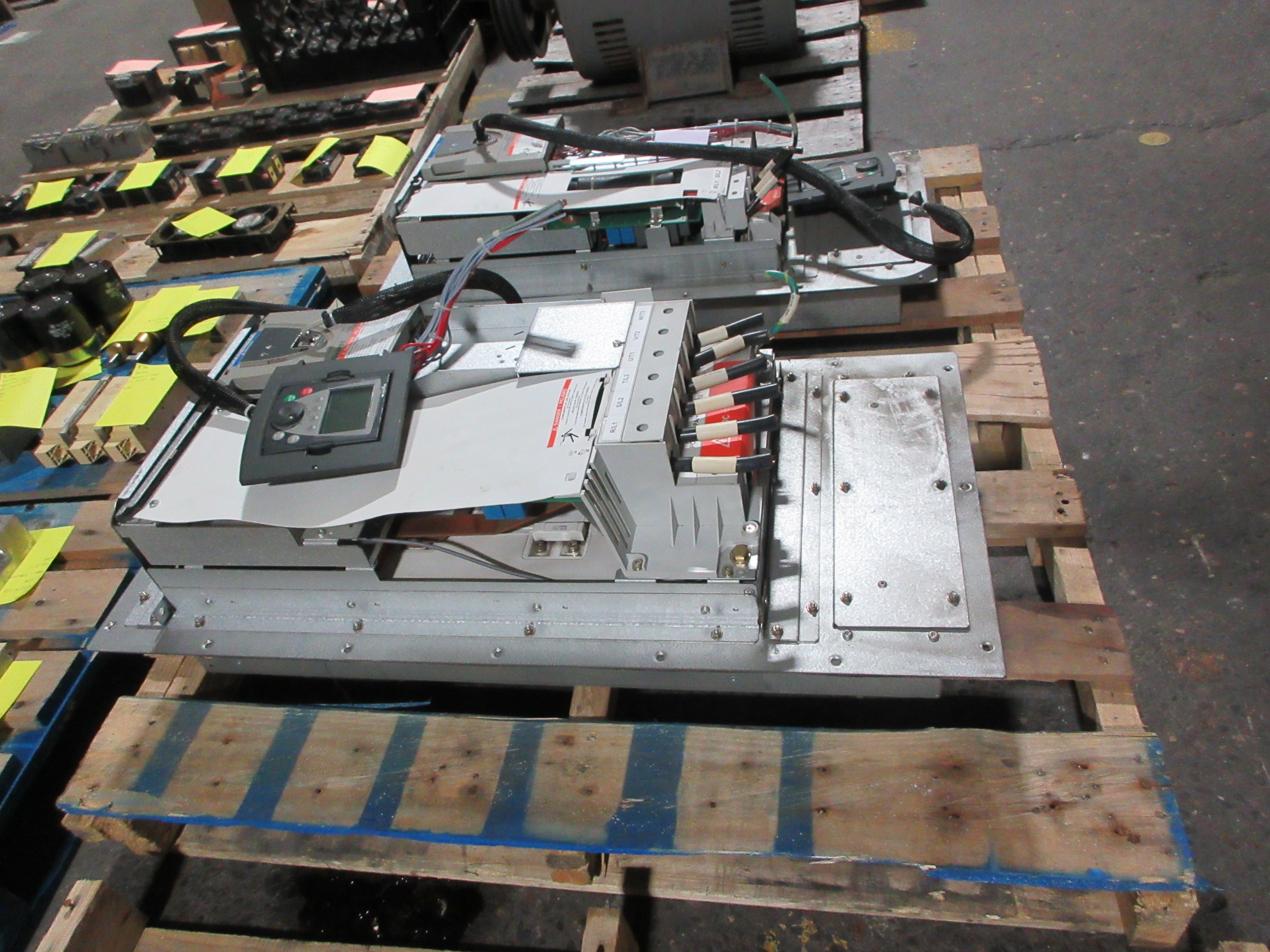 Telemecanique Altivar 61 AC Drive ATV61HD55N4 75HP Used