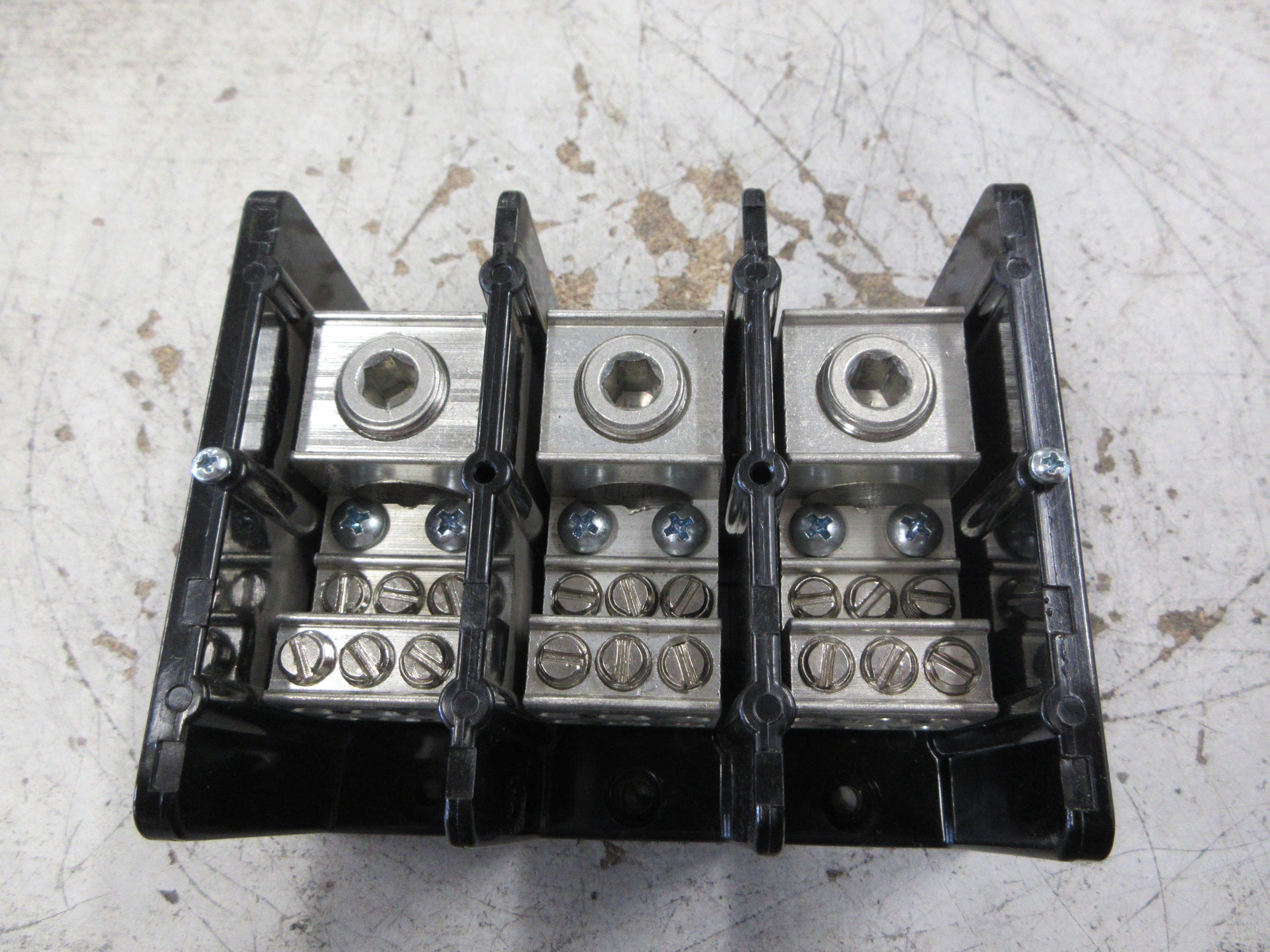 Allen-Bradley Power Distribution Block 1492-PD3163 Ser. B 335A 600V 3P Used