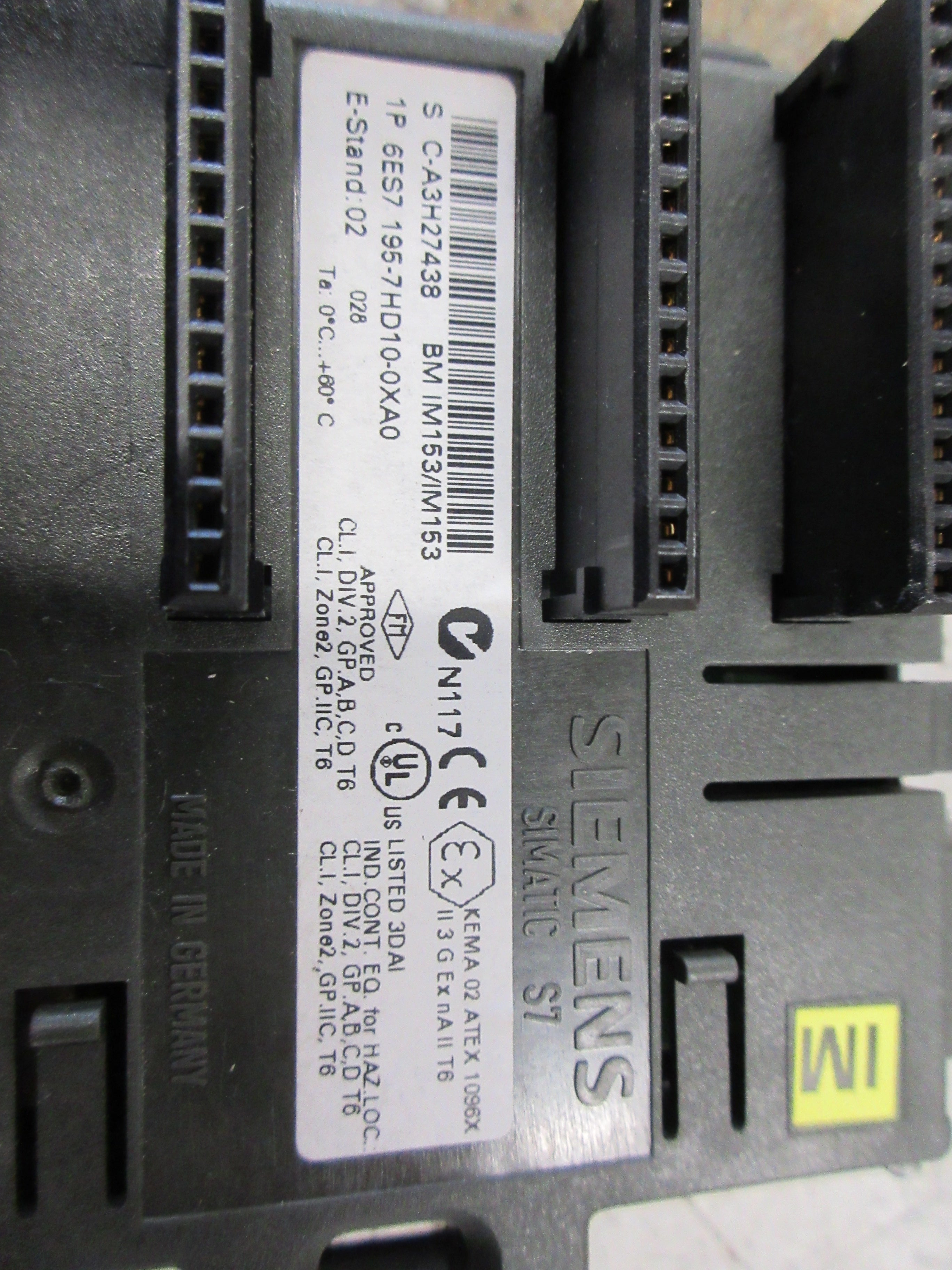 Siemens Simatic S7 Bus Module 6ES7 195-7HD10-0XA0 E-Stand: 02 Used