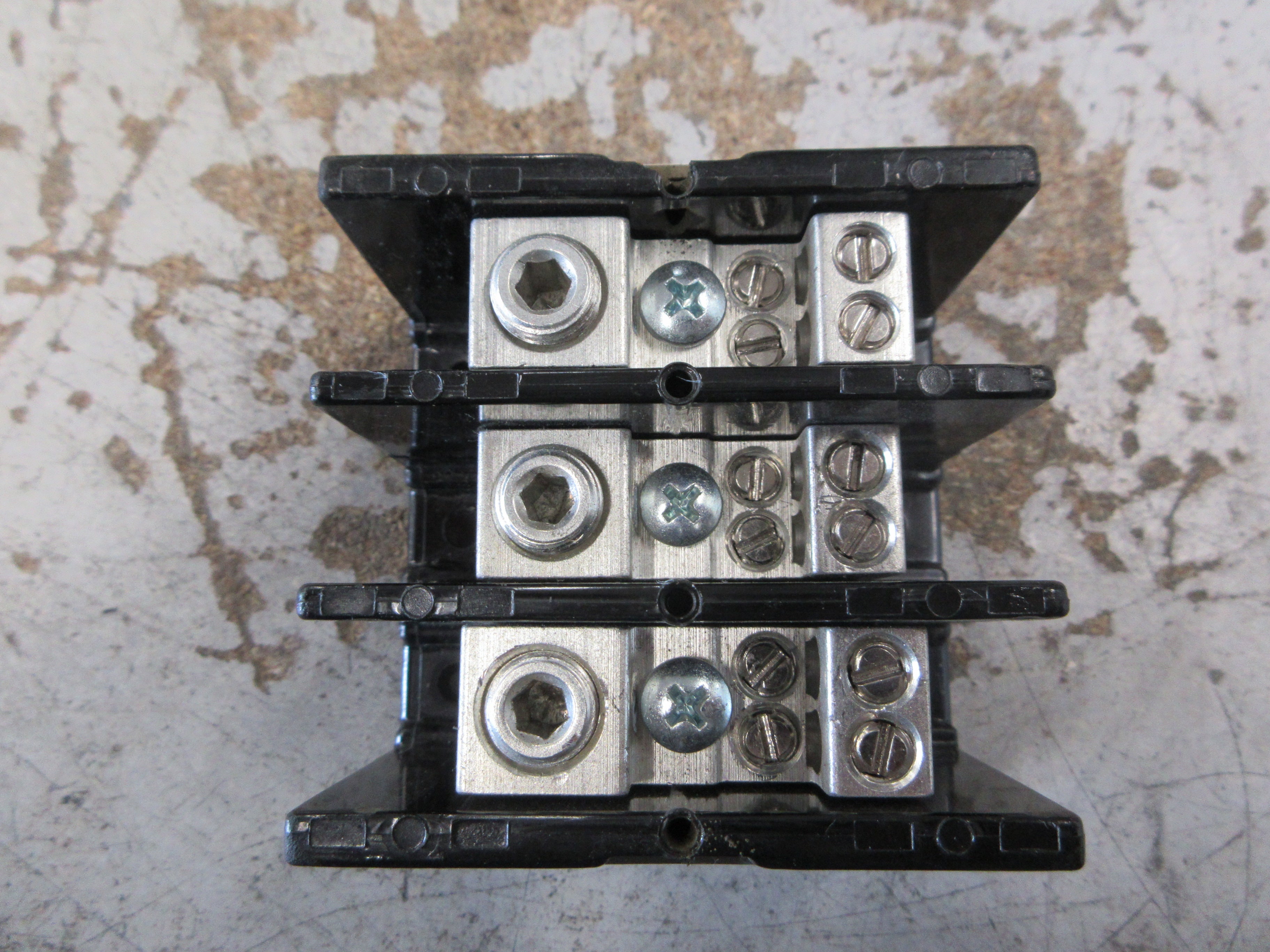 Allen-Bradley Power Distribution Block 1492-PD3141 Ser. B 175A 600V 3P Used