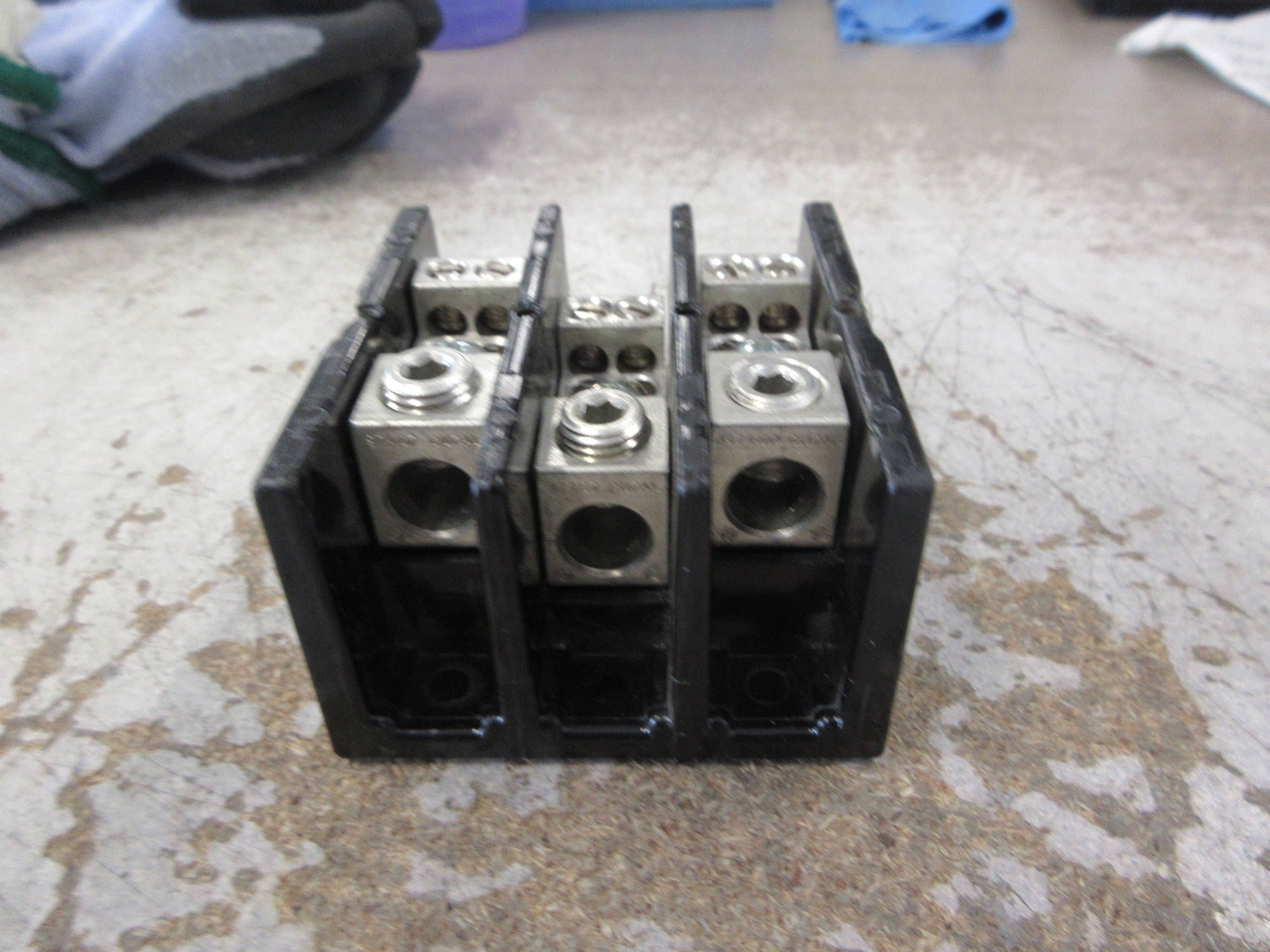 Allen-Bradley Power Distribution Block 1492-PD3141 Ser. B 175A 600V 3P Used