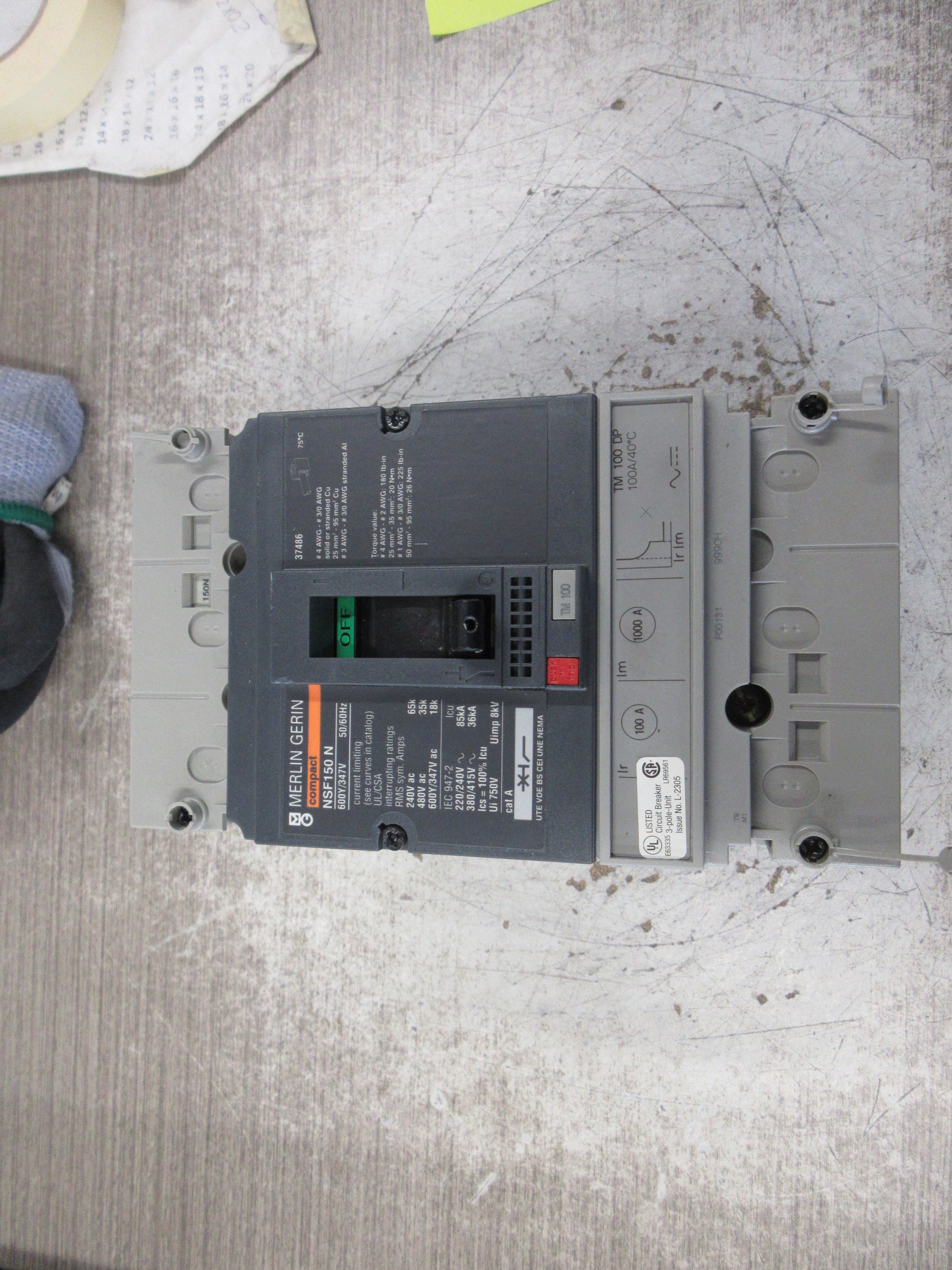 Merlin Gerin Circuit Breaker NSF150 N 70A 600V 3P W/Mounting Base Used