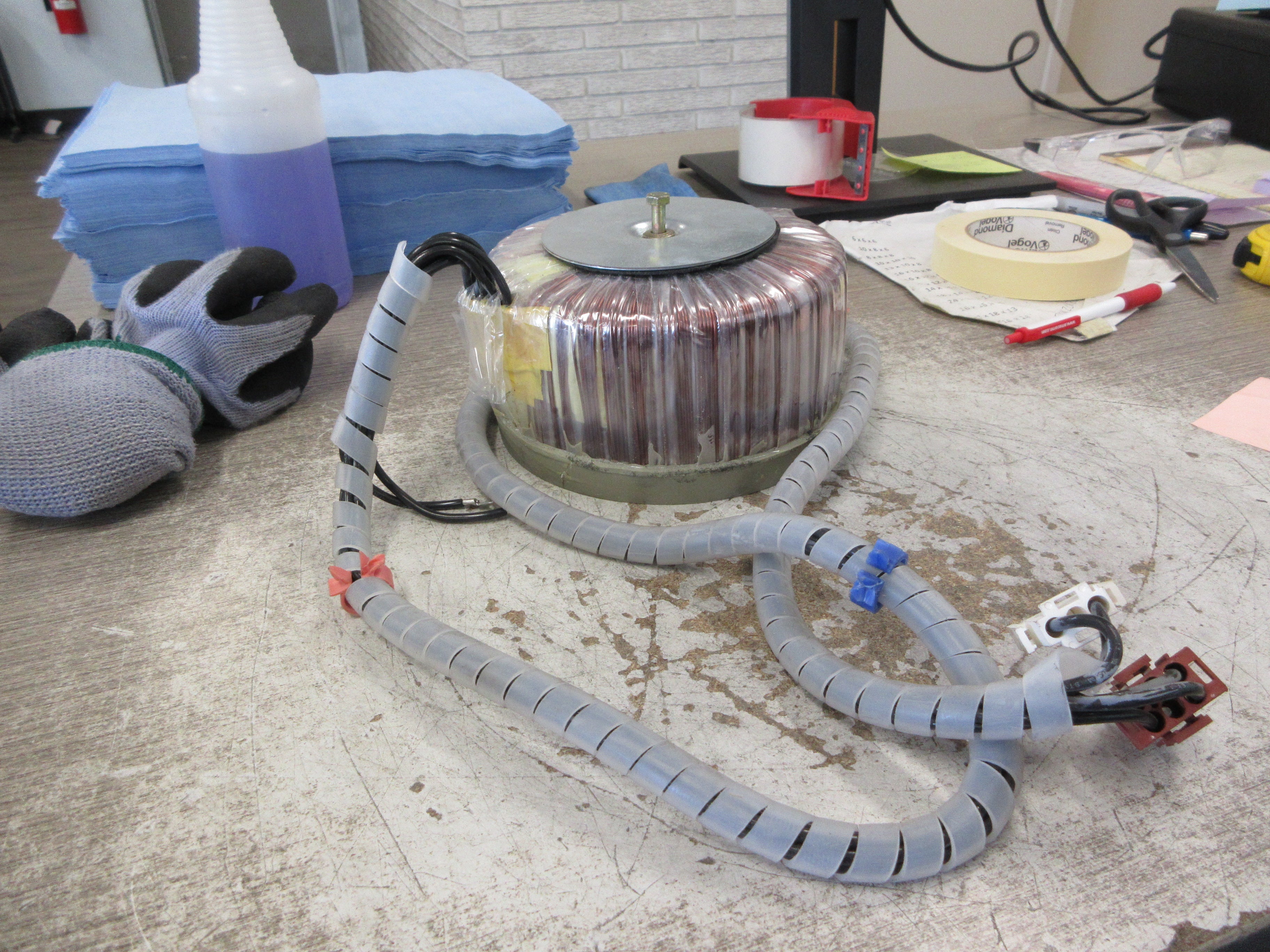 Optelec Isolating Transformer 34000375WA_AD 1050VA Pri: 480V Sec: 120-230V Used