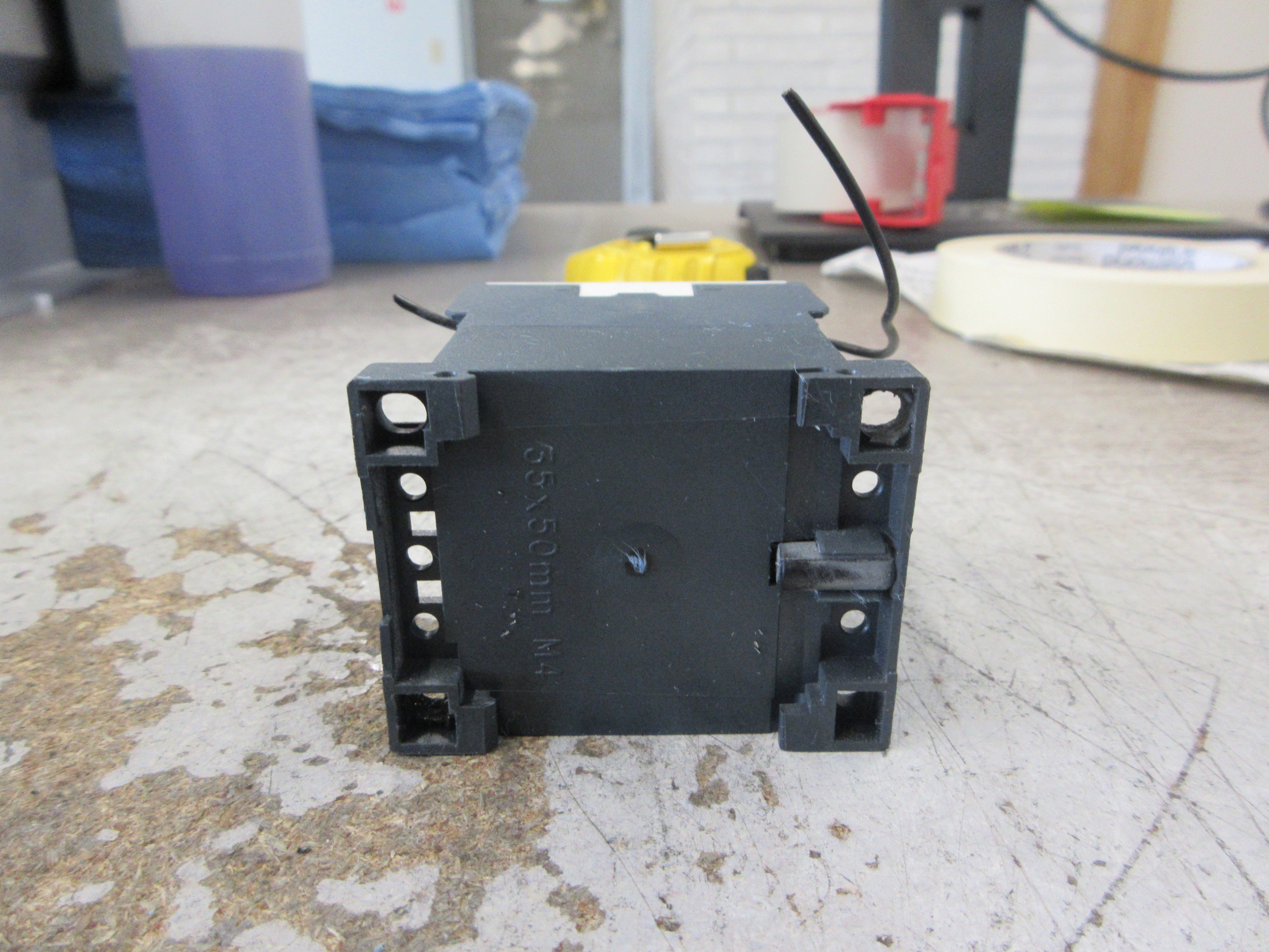 Square D Contactor CA4KN 22BW3 24VDC Coil Used