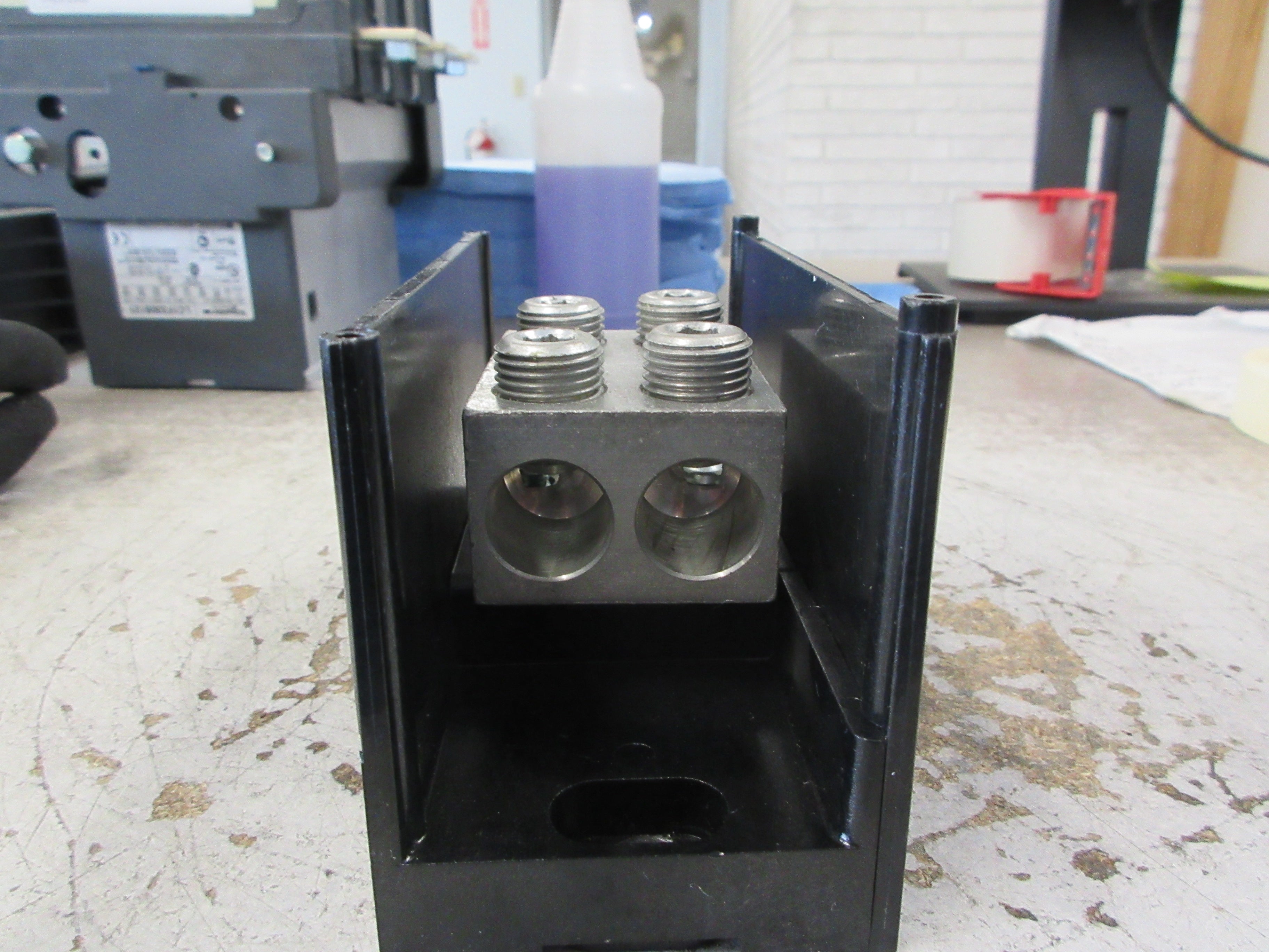 Burndy Power Distribution Block BDB-22-350-1 600V 1P Line (2): #6-350kcmil Used