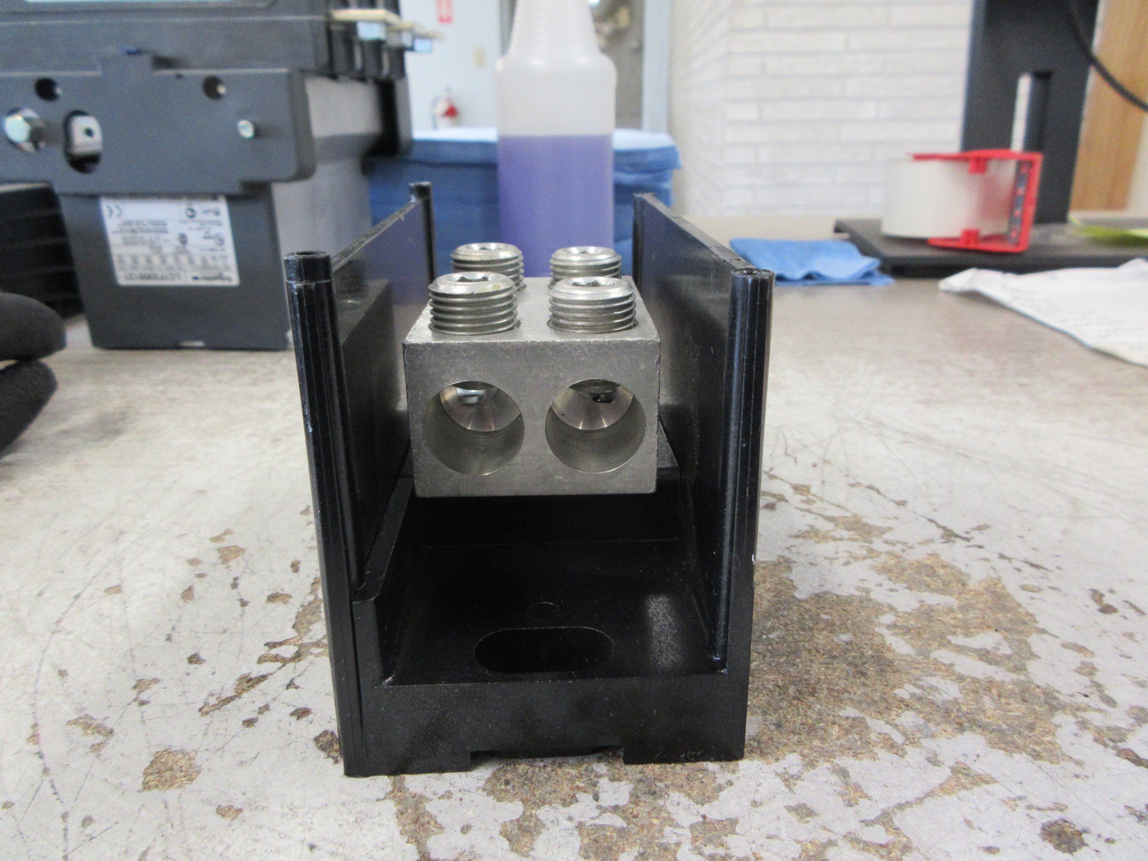 Burndy Power Distribution Block BDB-22-350-1 600V 1P Line (2): #6-350kcmil Used