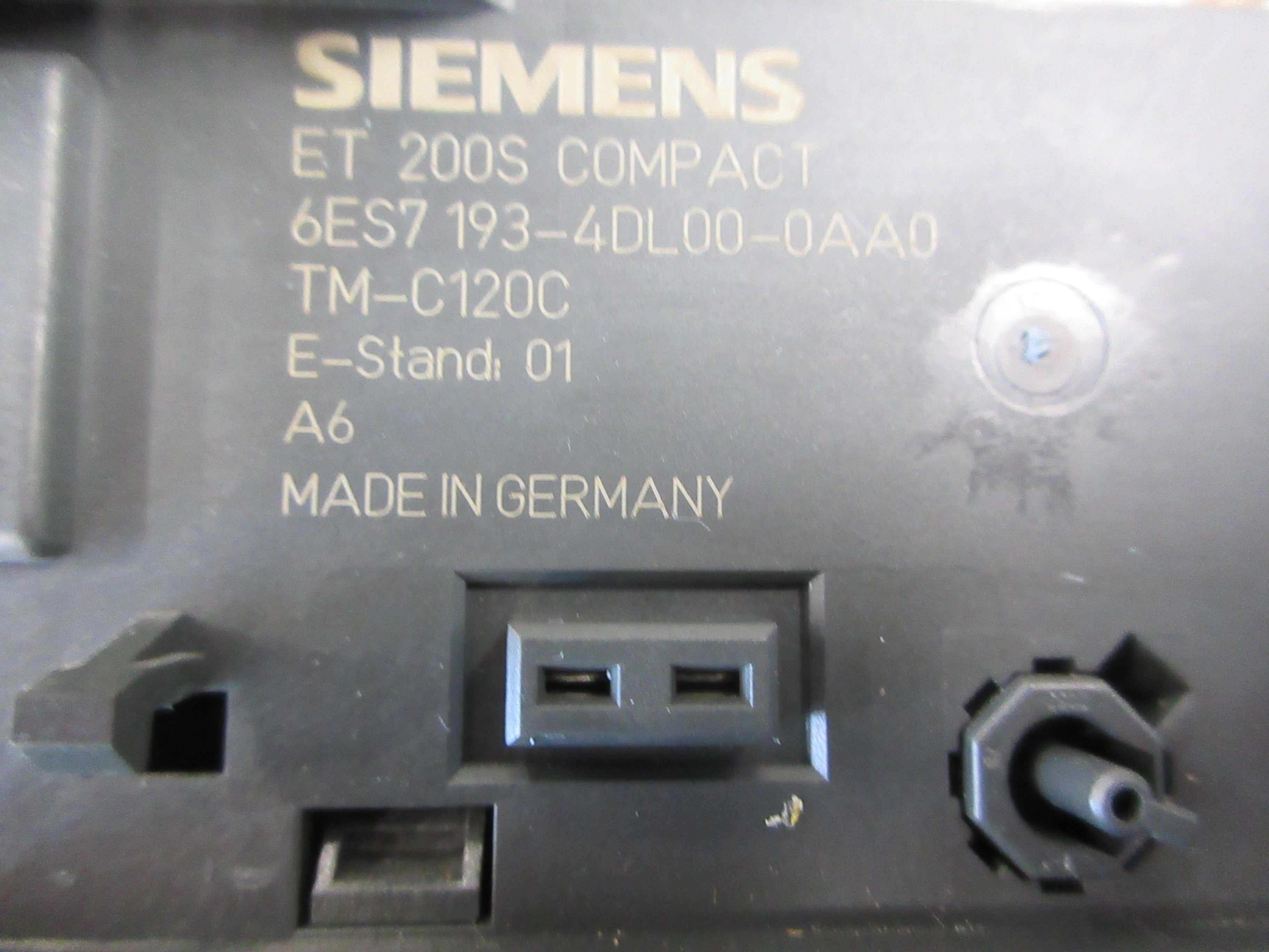 Siemens ET 200S Compact Terminal Module 6ES7 193-4DL00-0AA0 E-Stand: 01 Used