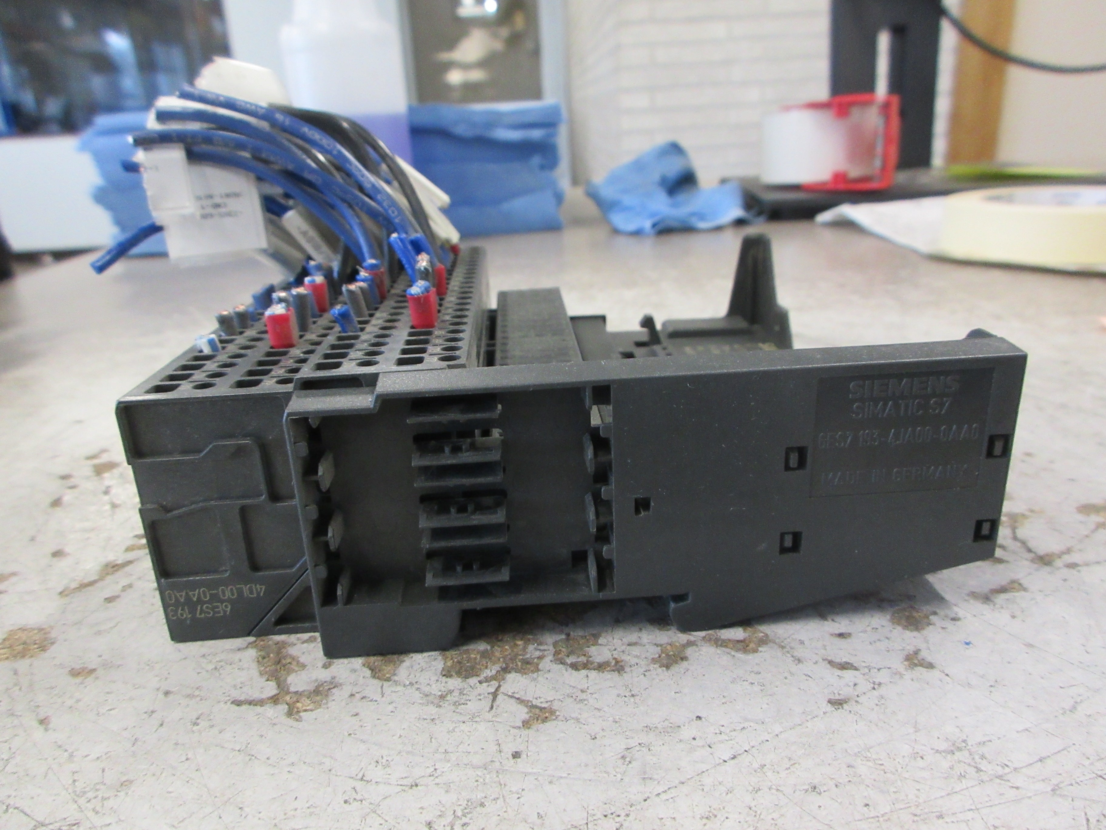 Siemens ET 200S Compact Terminal Module 6ES7 193-4DL00-0AA0 E-Stand: 01 Used