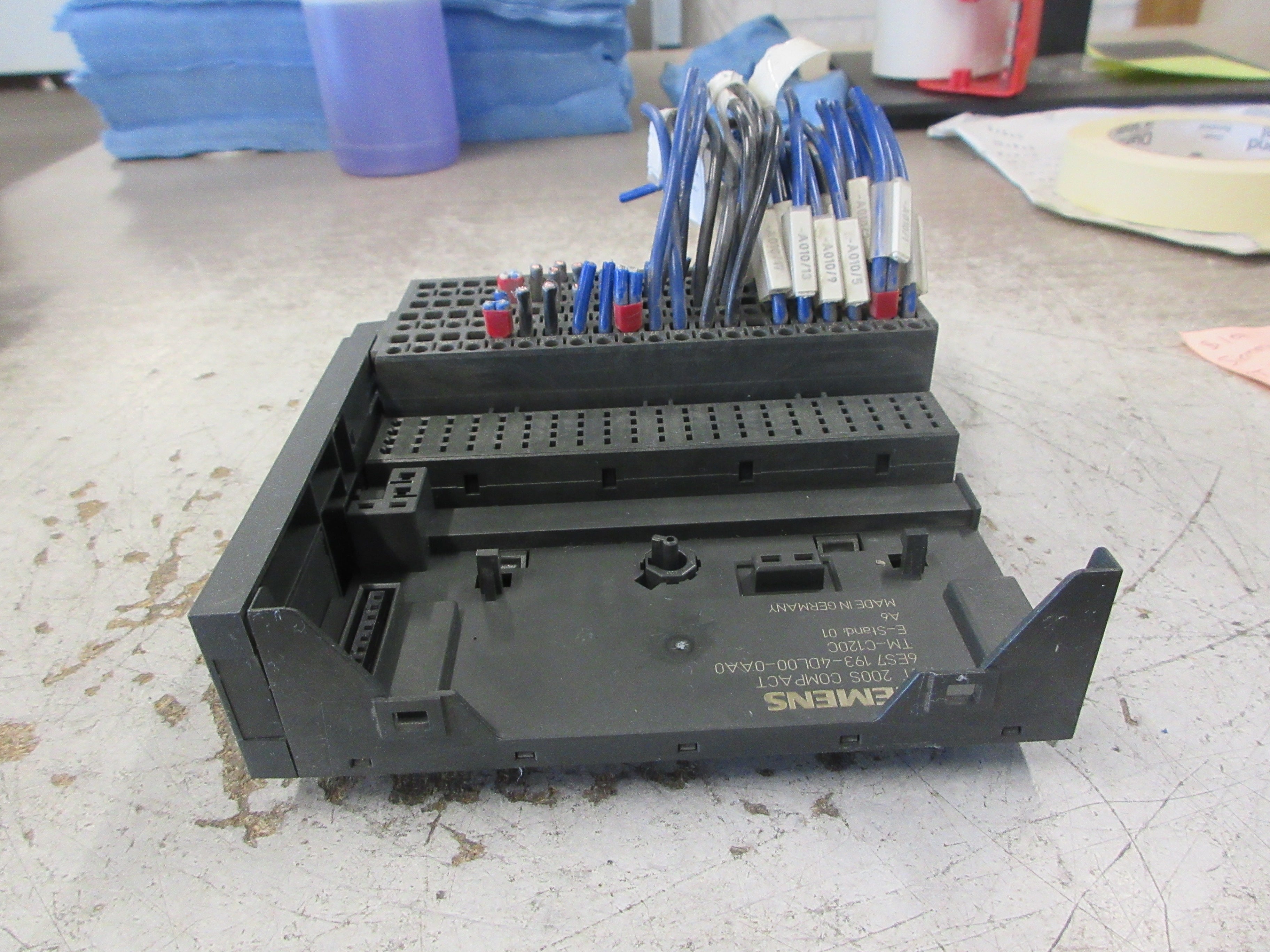 Siemens ET 200S Compact Terminal Module 6ES7 193-4DL00-0AA0 E-Stand: 01 Used
