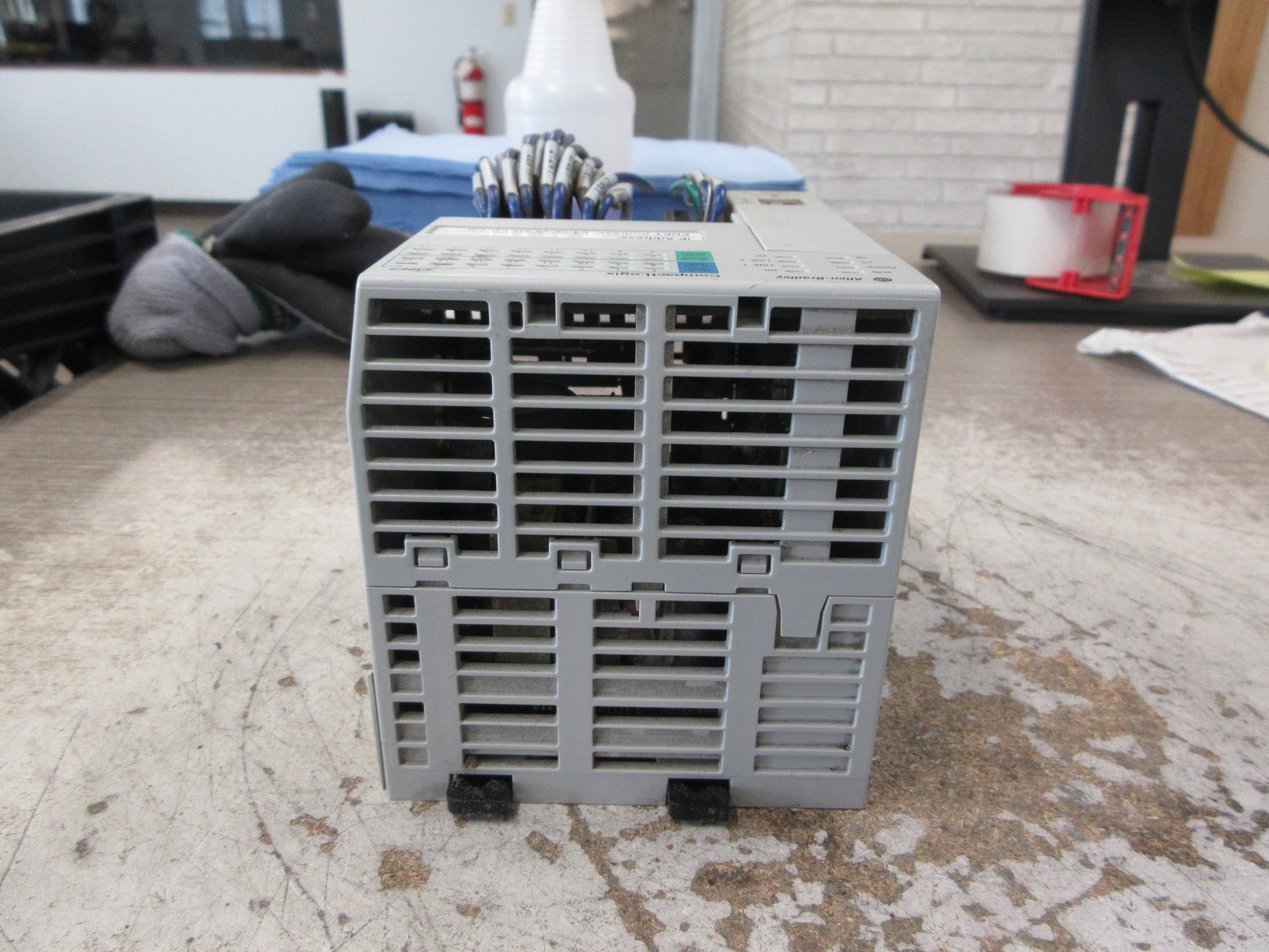 Allen-Bradley CompactLogix DI/O Controller 1769-L18ER-BB1B Ser. A FW: 1.003 Used