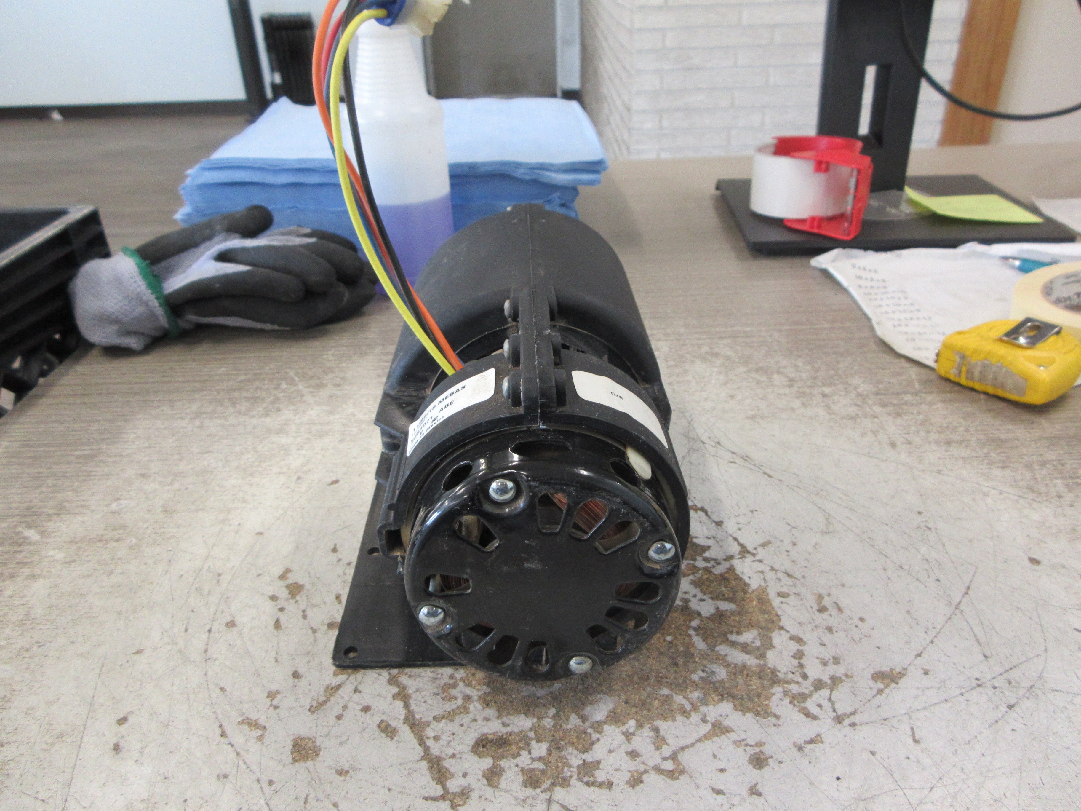 Ice Qube Blower BLWR1011 120/240V 60/50Hz 1.65/0.84A 3000/2500RPM 0.04HP Used