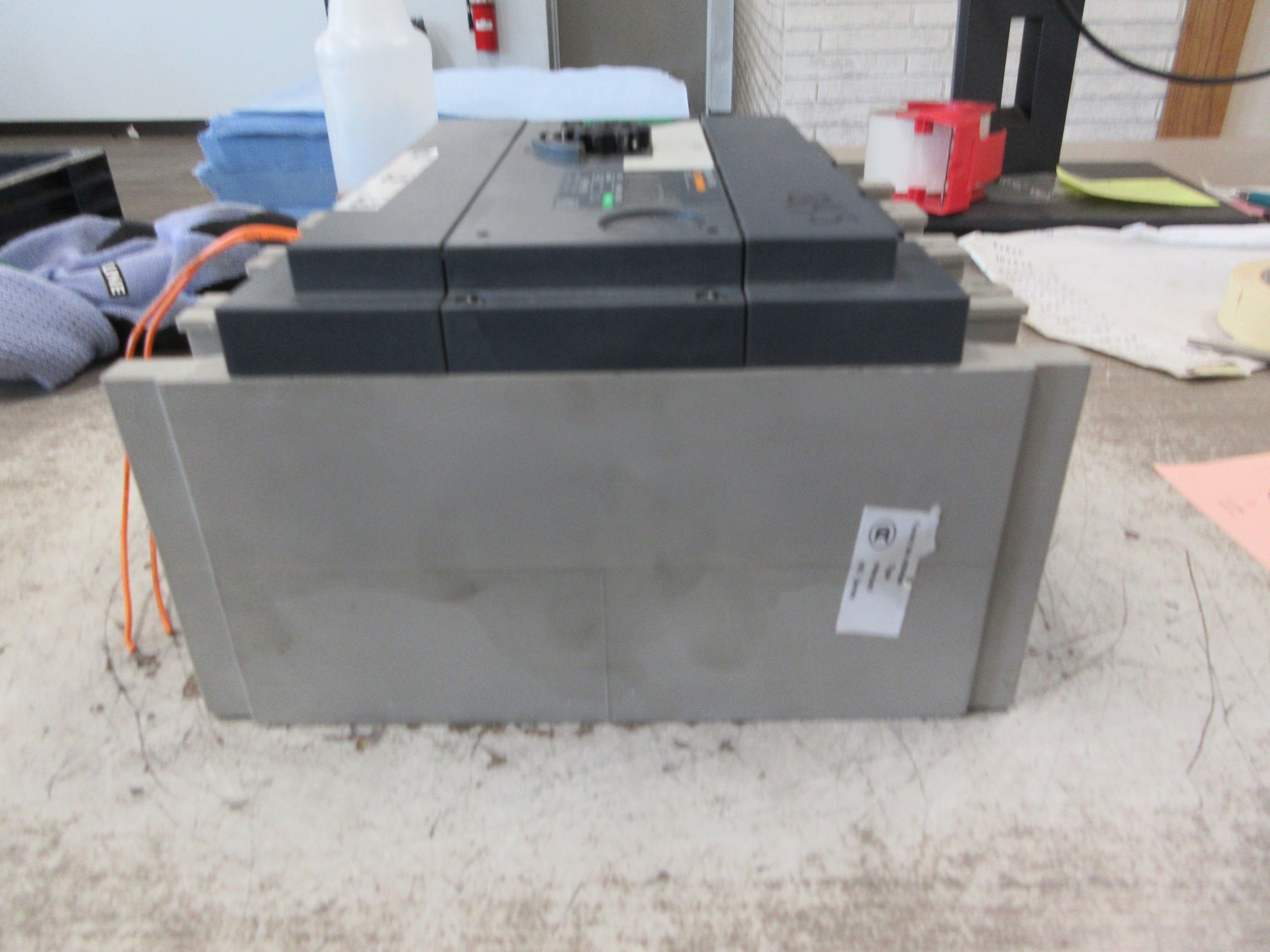 Merlin Gerin Interpact Disconnect Switch INS 400 400A 750V 50/60Hz 4W Used