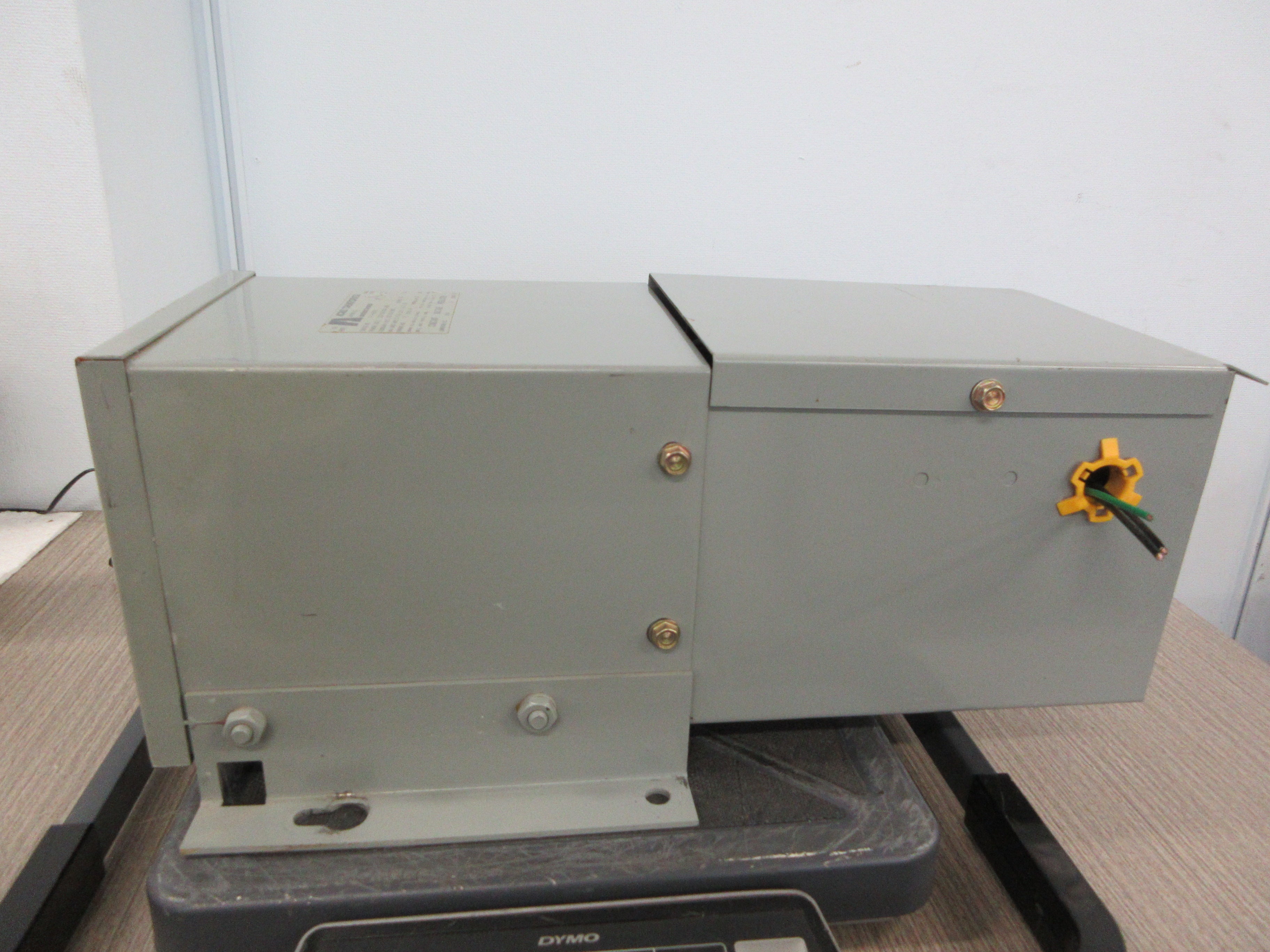 Acme Transformer Constant Voltage Regulator T-1-69433 750VA Used