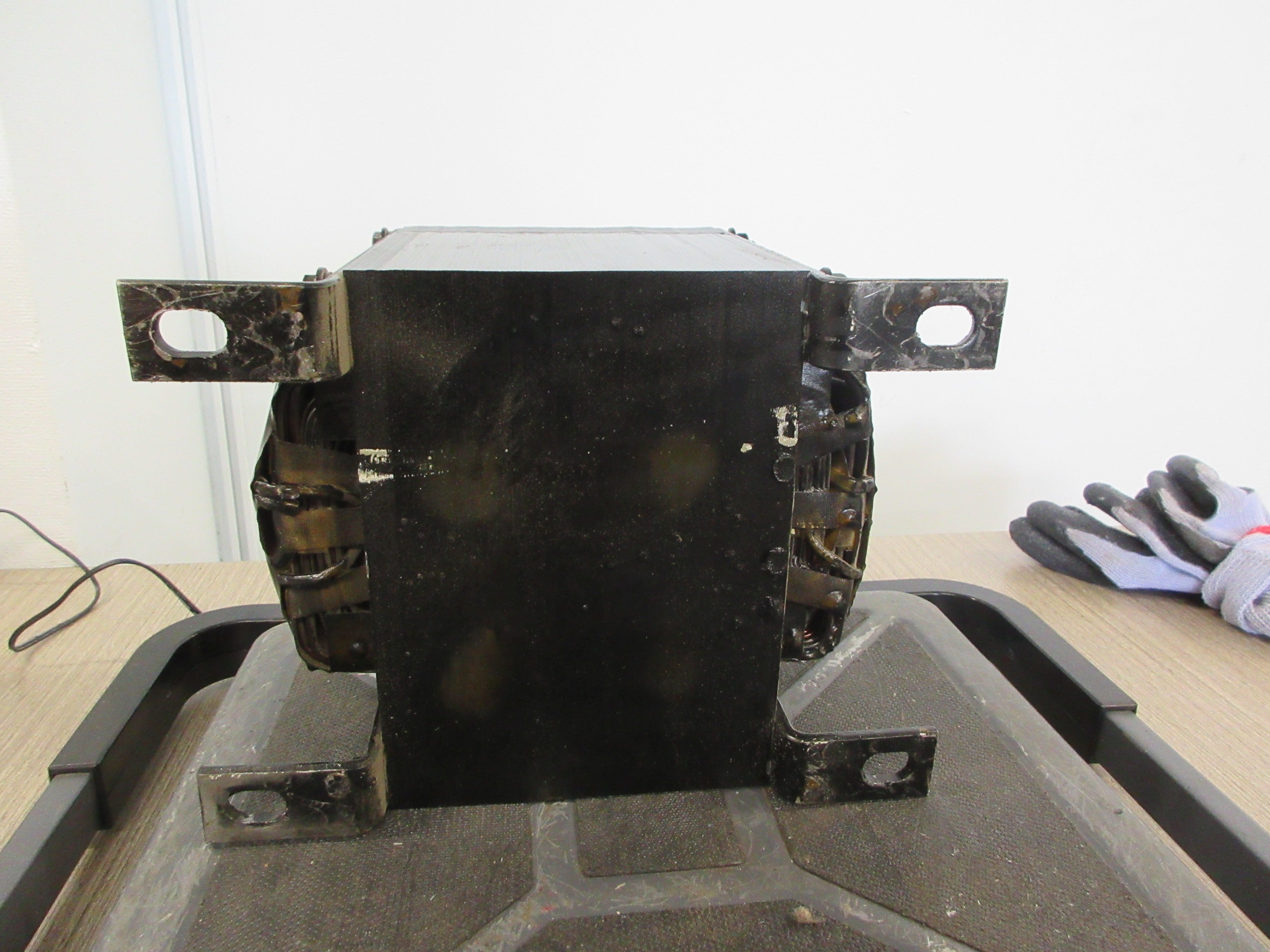 Hevi-Duty Type SZO Control Transformer Y2000 2KVA Pri: 240/480V Sec: 120V Used