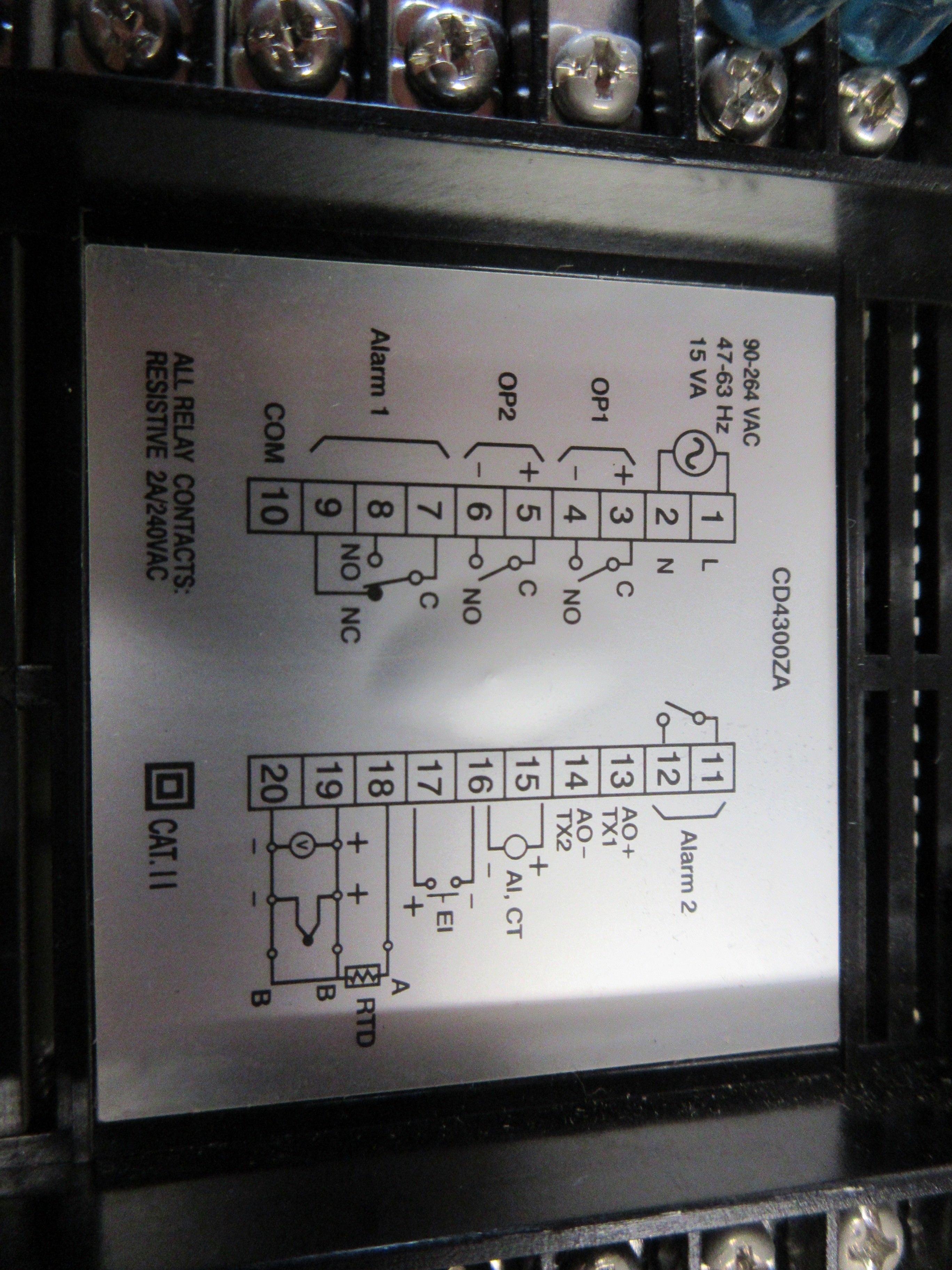 Future Design Controls FDC-4300 Temperature Controller CD4300ZA 90-264VAC Used