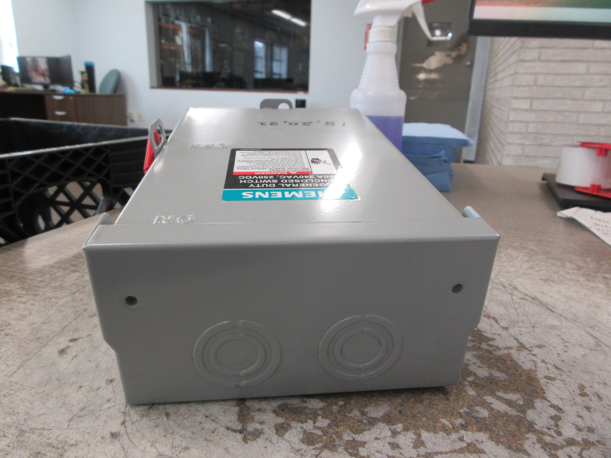 Siemens Fusible Safety Switch/Disconnect GF322NA 60A 240V 3P Used