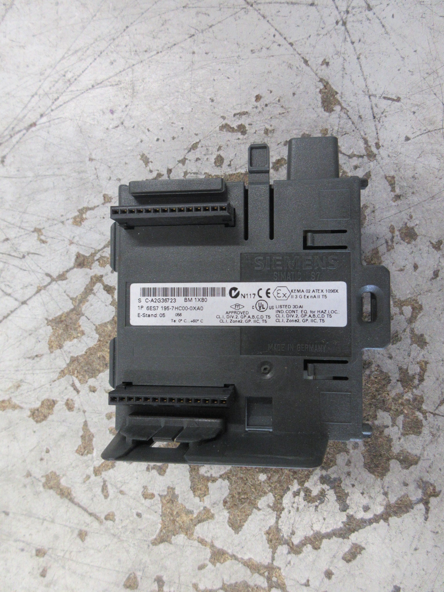 Siemens Simatic S7 Bus Module 6ES7 195-7HC00-0XA0 E-Stand: 05 Used