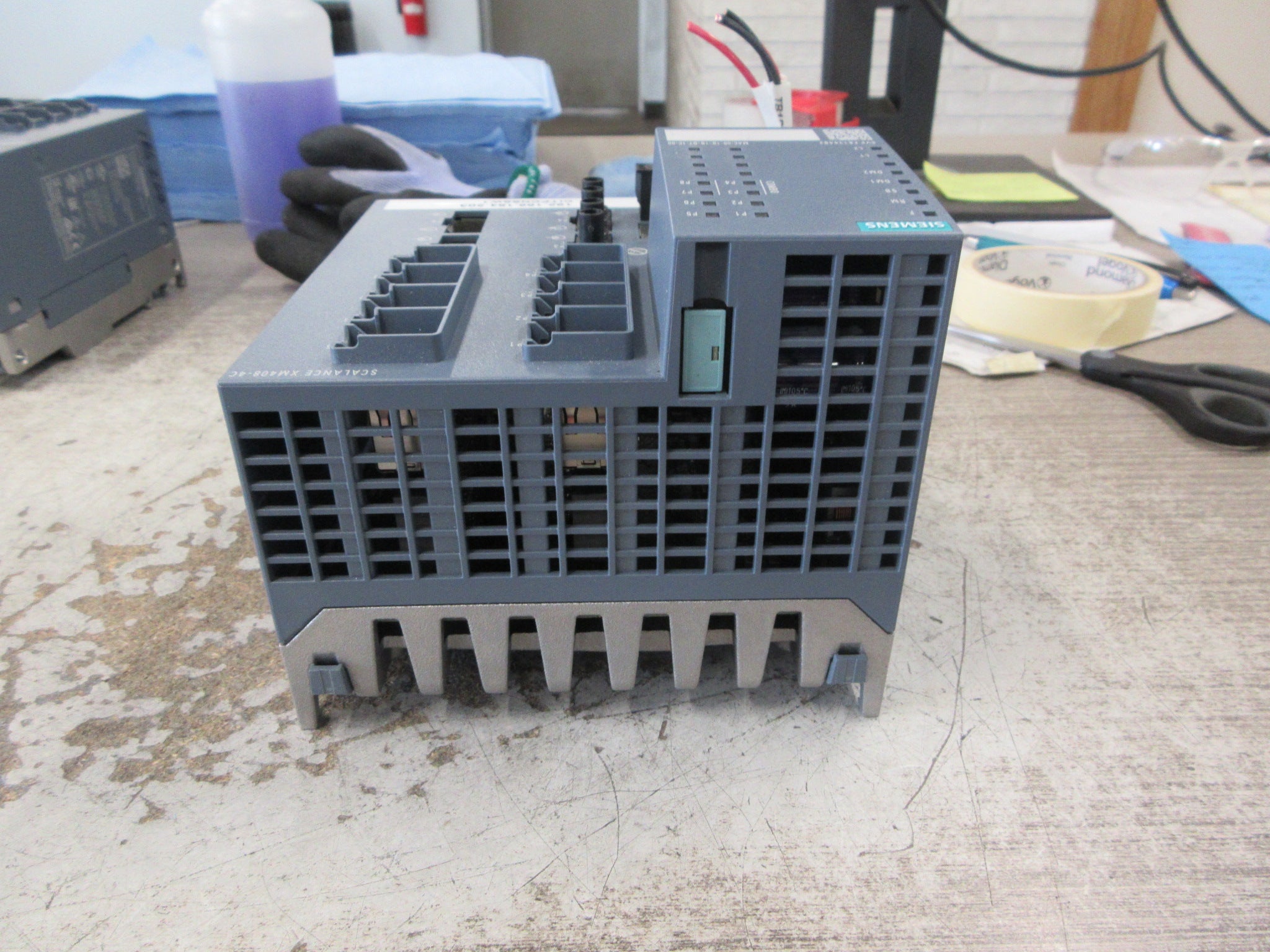 Siemens Scalance XM408-4C Industrial Ethernet Switch 6GK5 480-4GP00-2AM2 Used