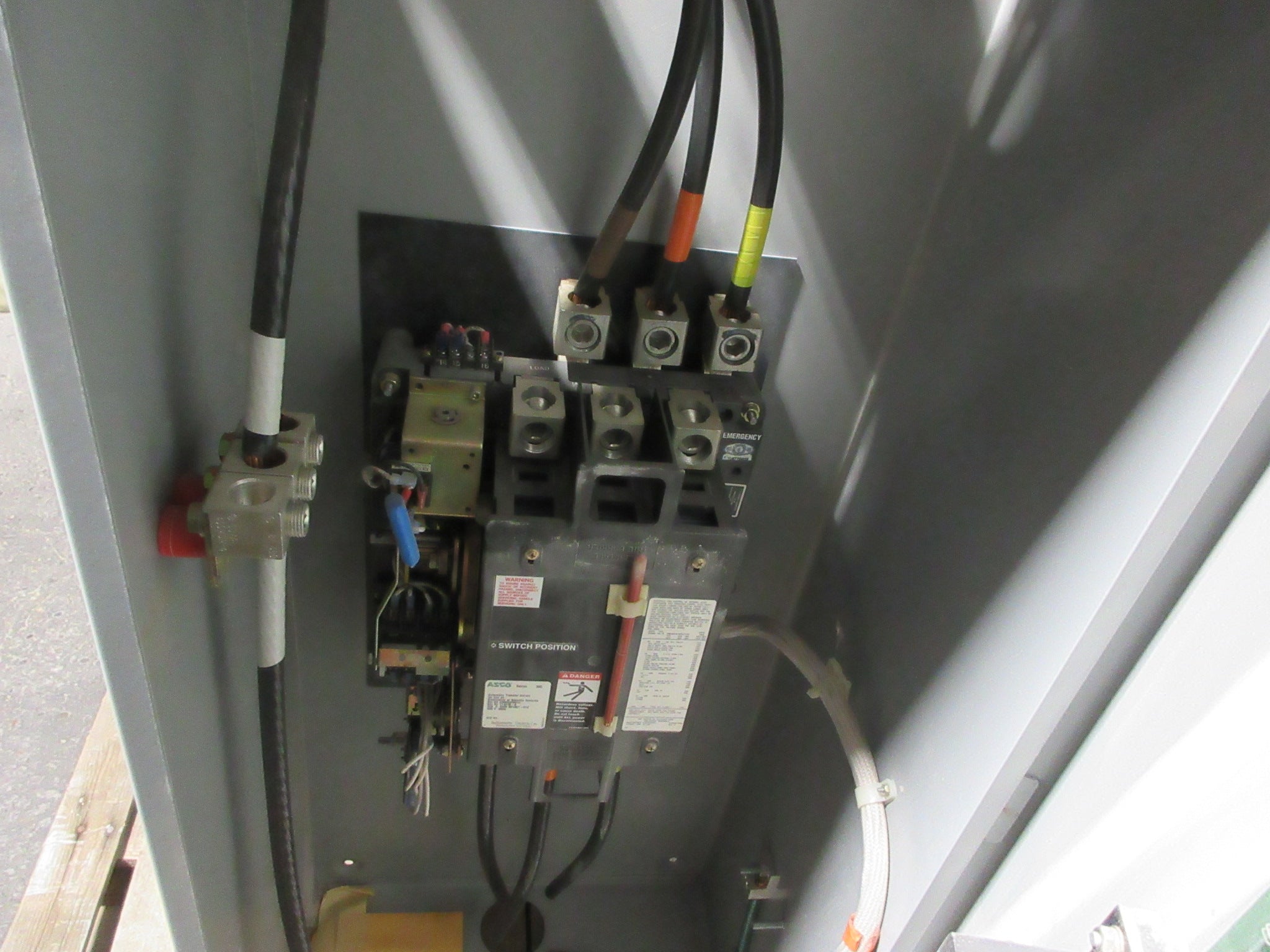 Asco Series 300 Automatic Transfer Switch A300322591C 225A 480V 60Hz 3Ph Used