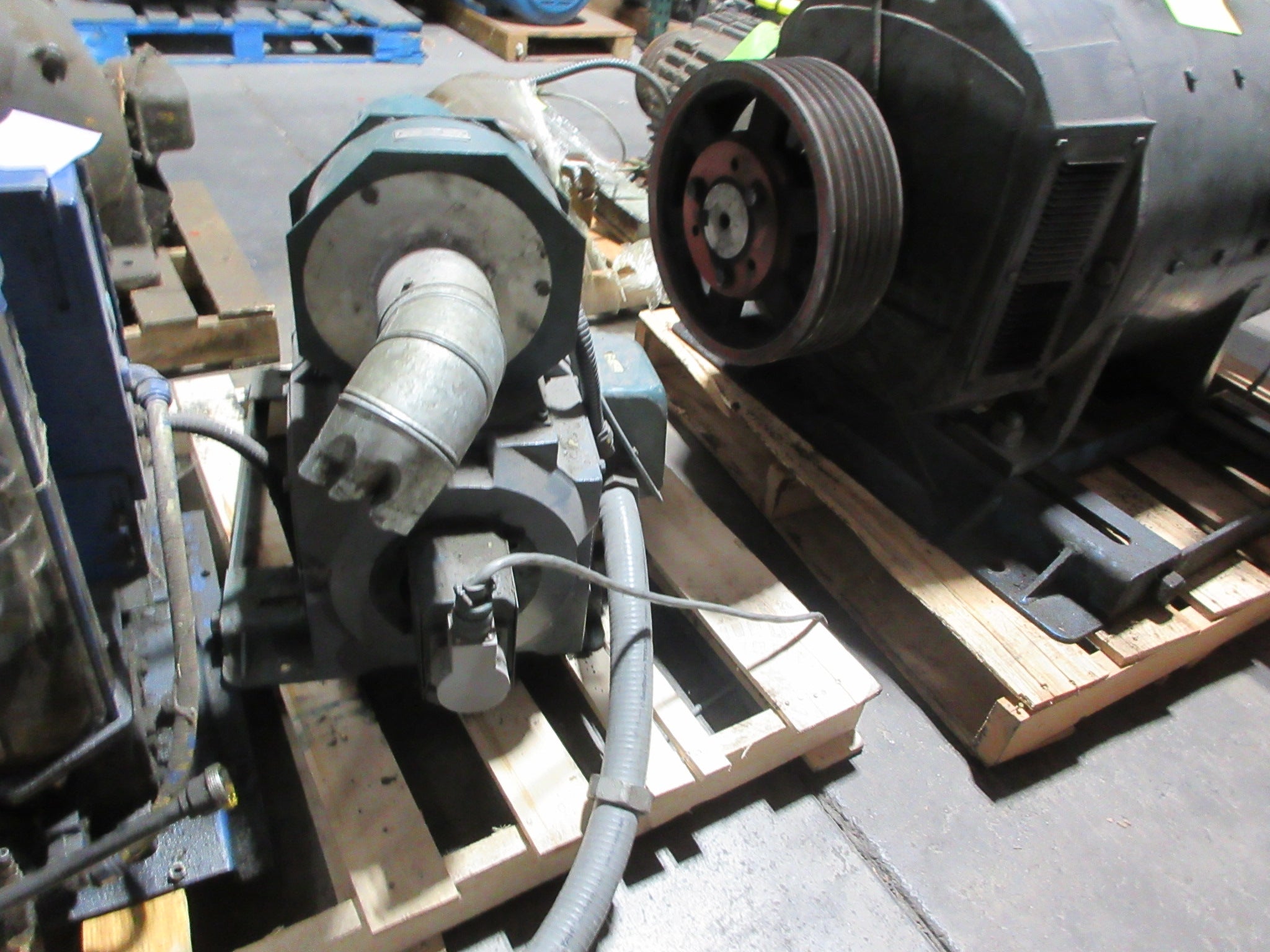 Reliance DC Motor LC2512ATZ 60HP 300V 1750/2100RPM 102A Field: 2.00/2.06A Used