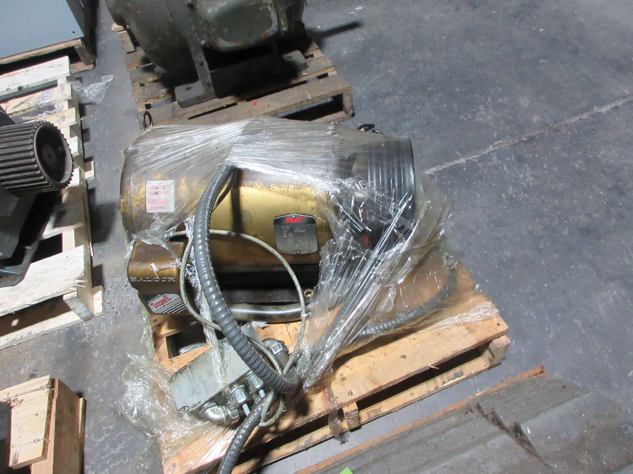 Baldor Motor EM2513T 15HP 230/460V 1760RPM 35/17.5A Frame: 254T Used