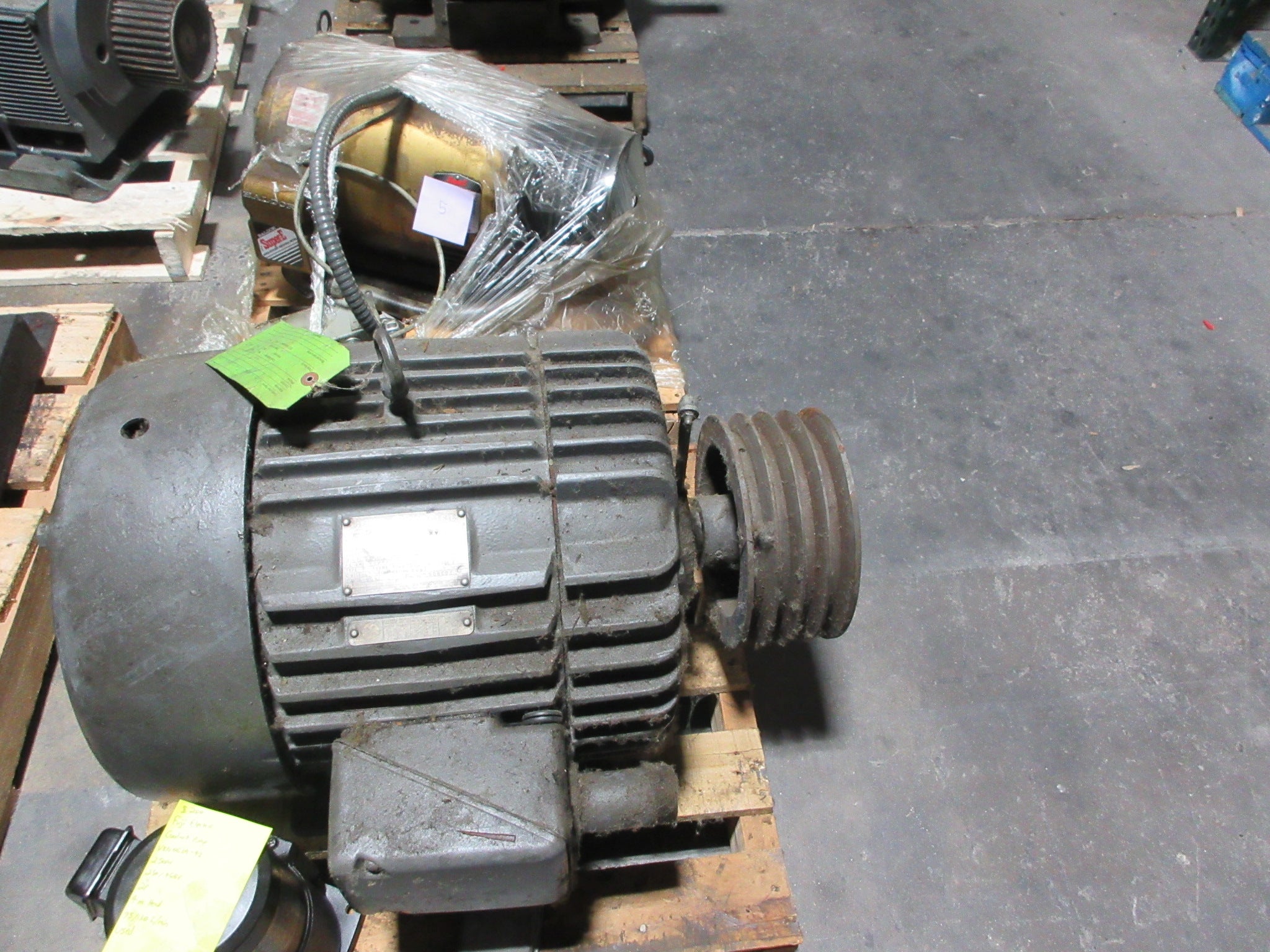 GE Motor 5K4324B22 25HP 208-220/440V 1770RPM 4/32A Frame: 324U Used