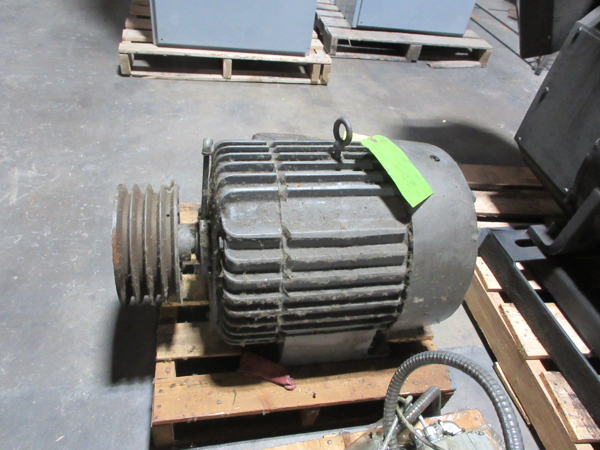 GE Motor 5K4324B22 25HP 208-220/440V 1770RPM 4/32A Frame: 324U Used