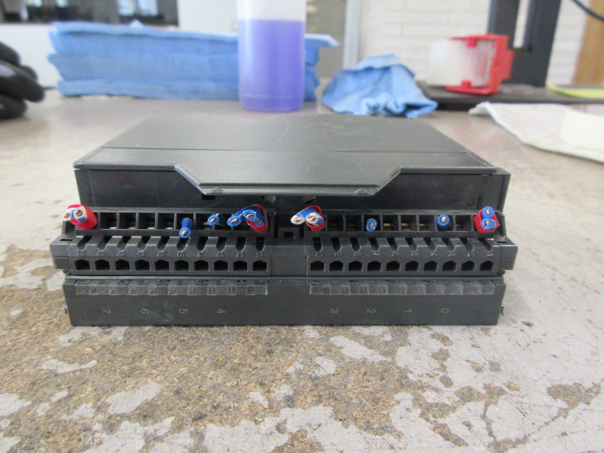 Siemens Simatic S7 Isolated Digital Output Module 6ES7 322-1BF01-0AA0 Used