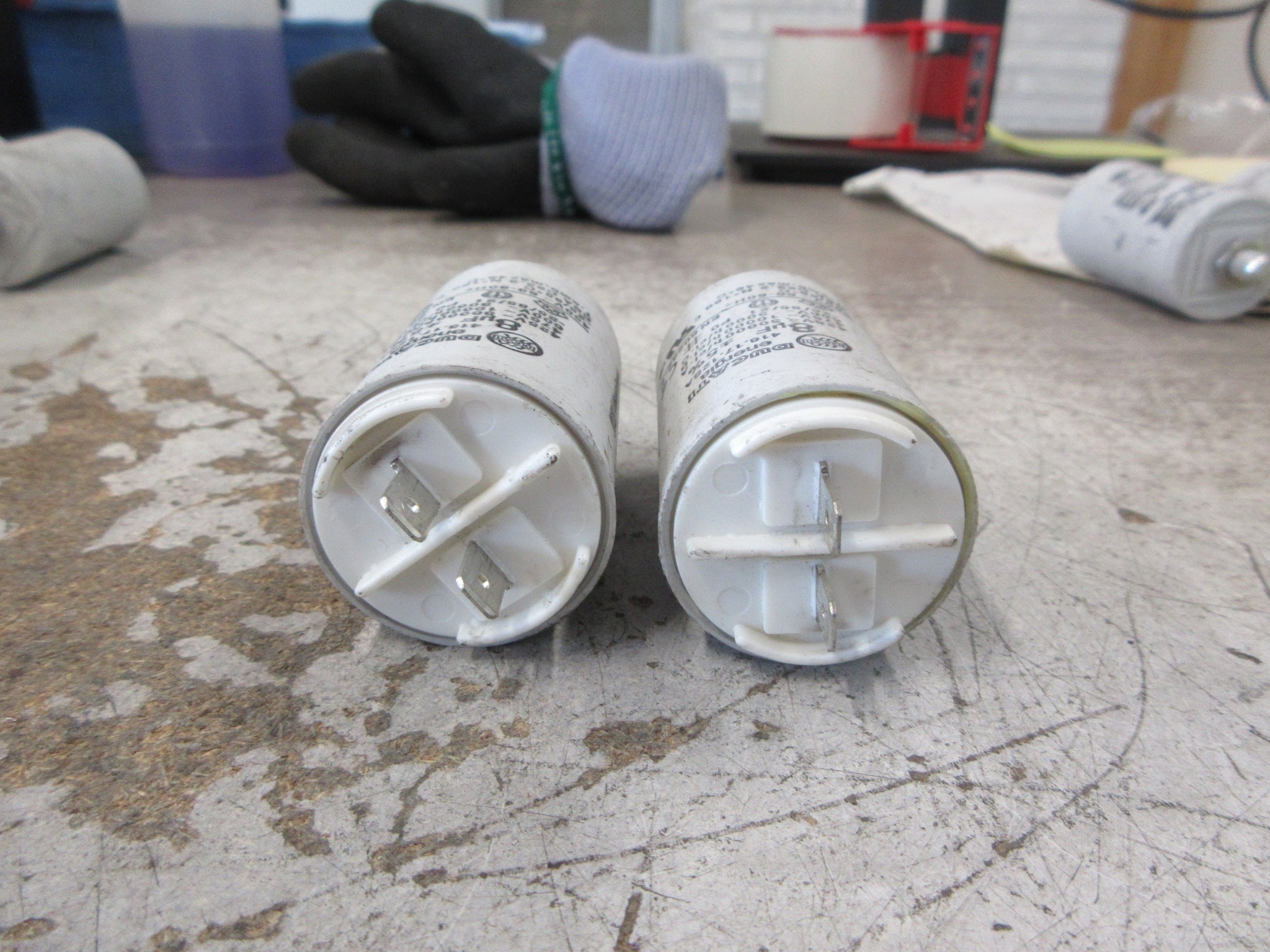 Ducati Capacitor 416.17.12SA 8uF 450V 50-60Hz *Lot of 2* Used