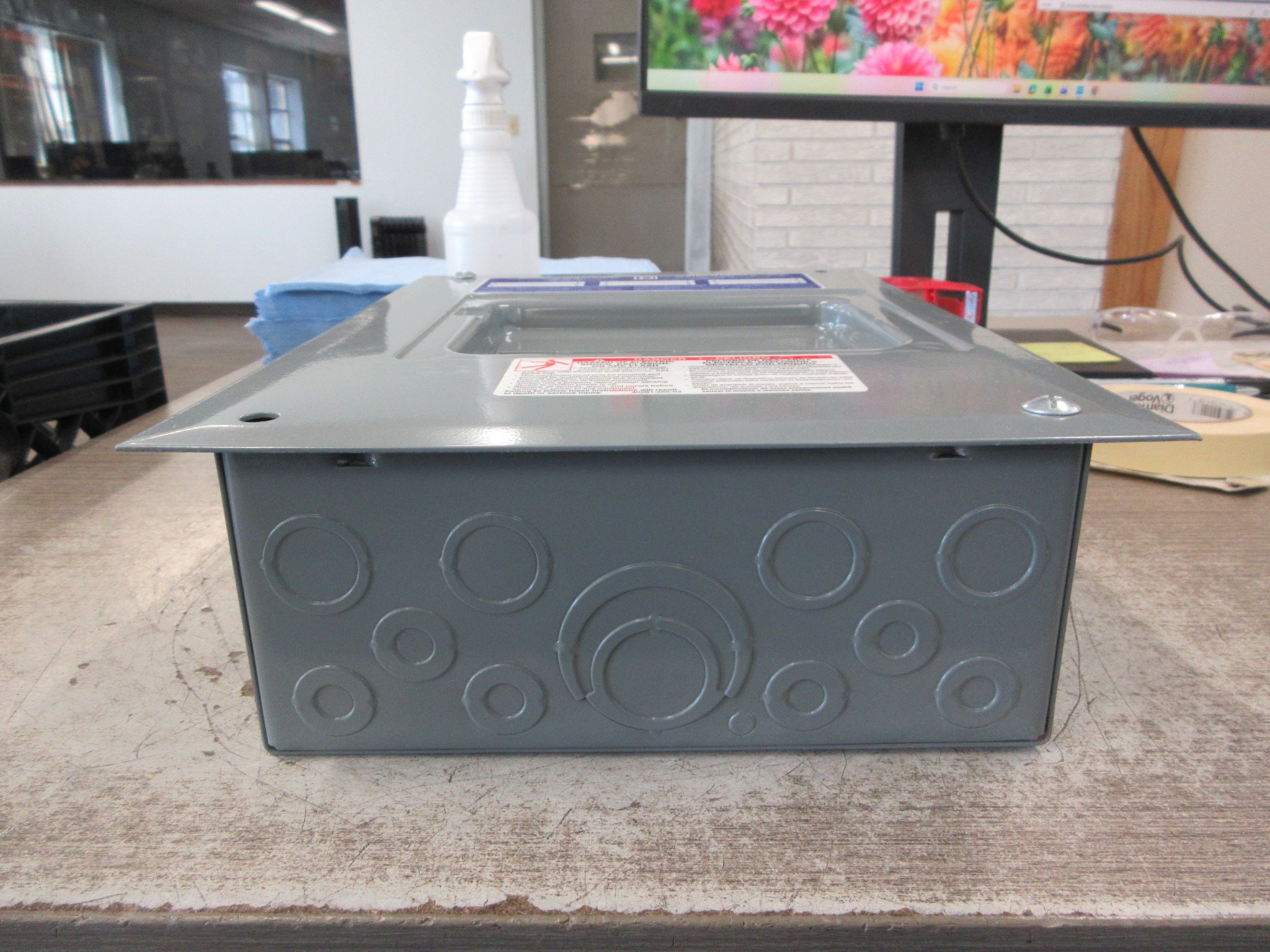Square D Home Line Indoor Load Center HOM12L100FCP Ser. 001 100A New Surplus