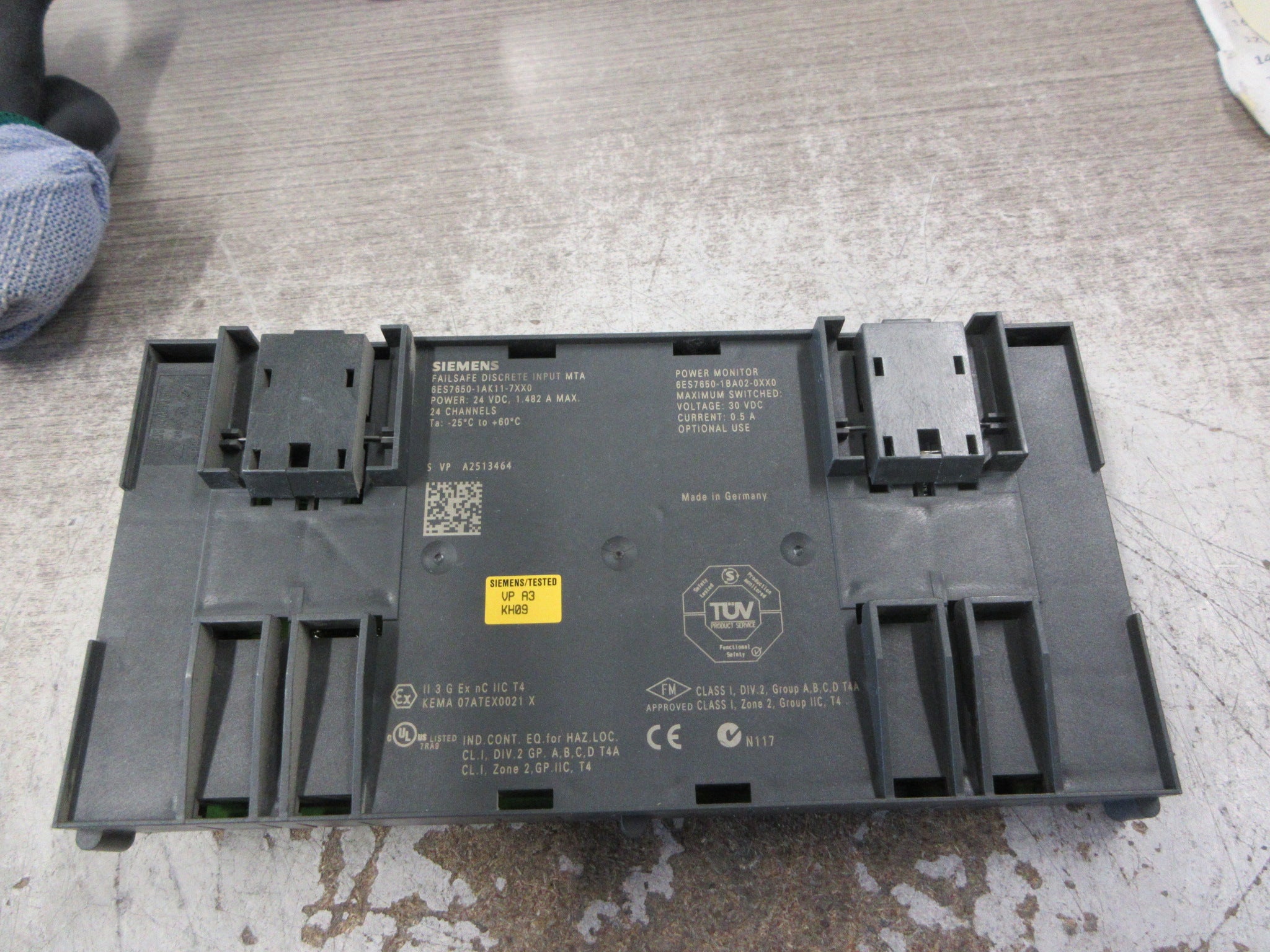 Siemens Failsafe Discrete Input MTA 6ES7650-1AK11-7XX0 24-Ch Used