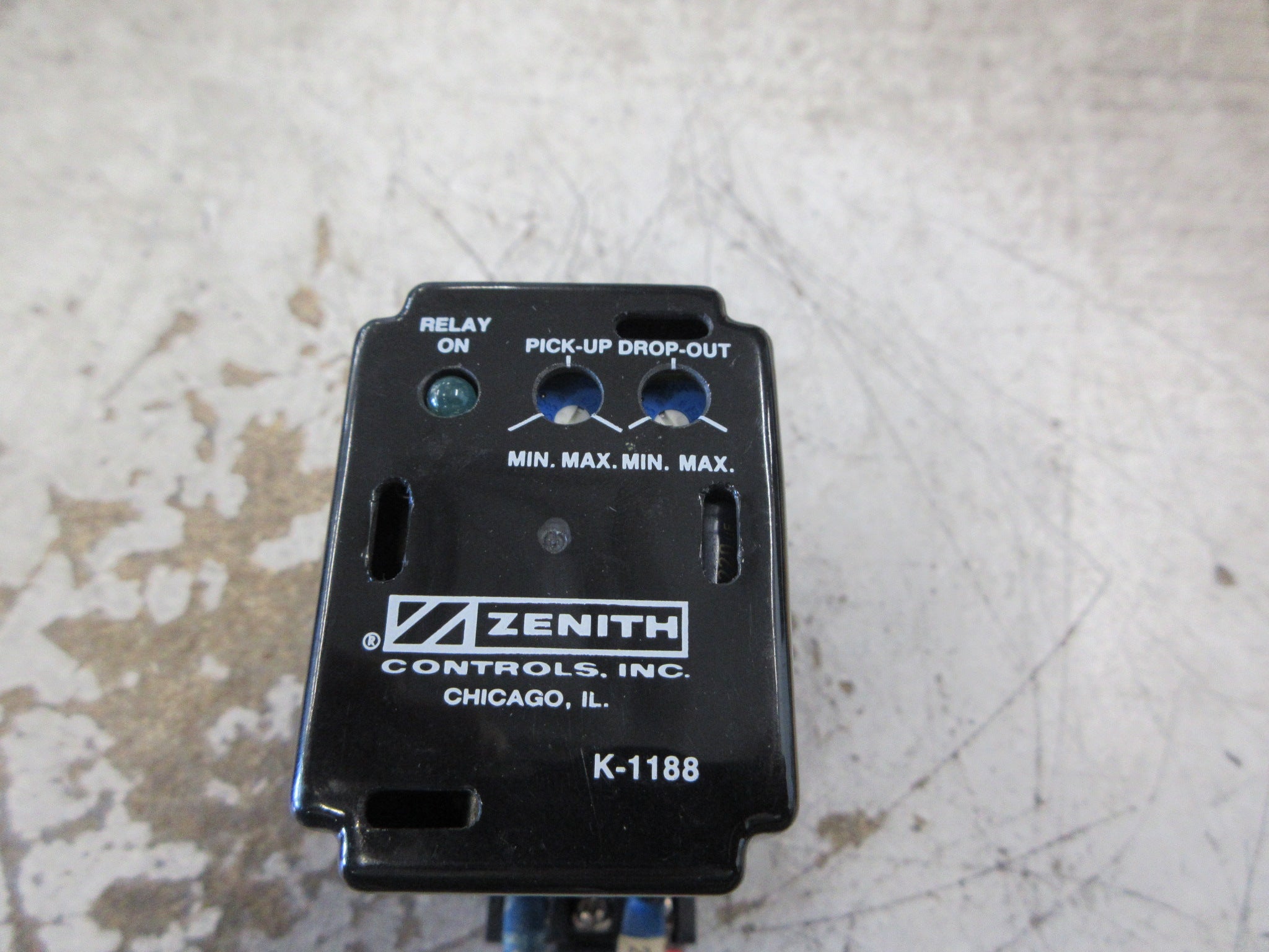 Zenith Controls ARSM-4 Solid State Voltage Sensor K-1188 Input: 480V Used