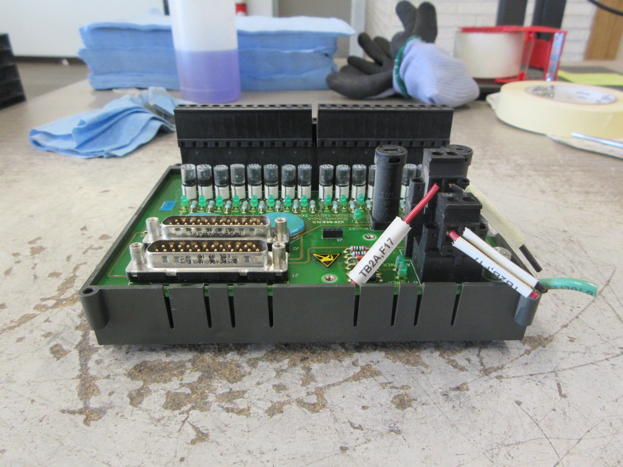 Siemens Discrete Input MTA 6ES7650-1AC11-3XX0 16-Ch *Chipped Case* Used