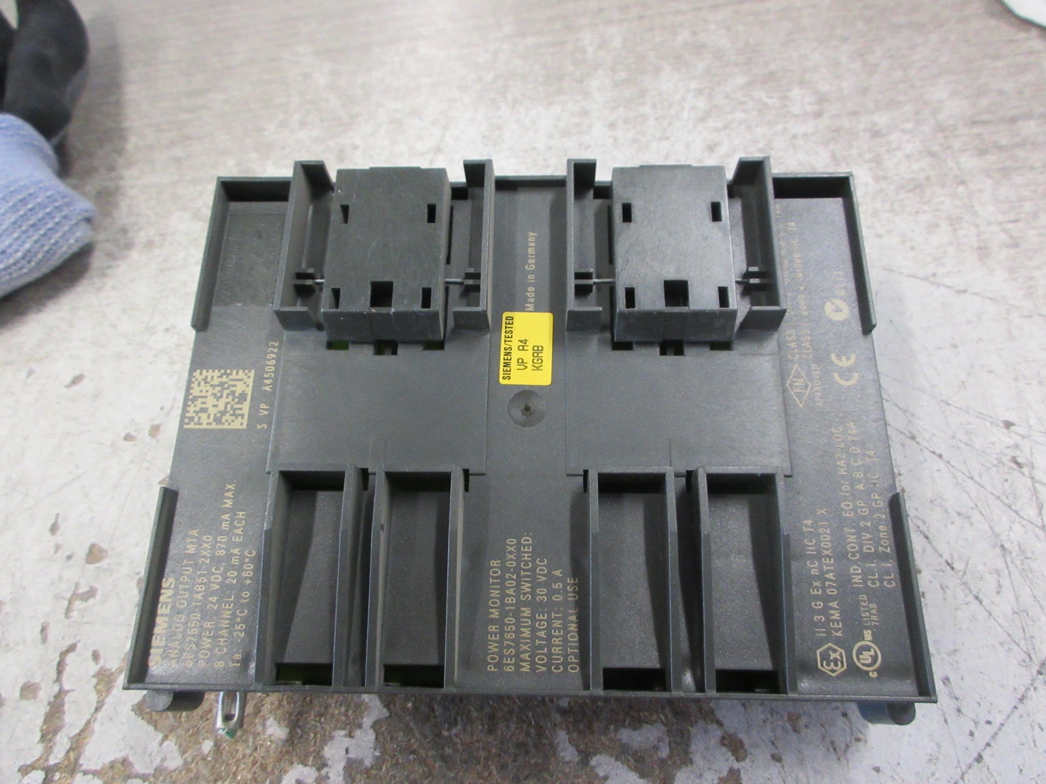 Siemens Analog Output MTA 6ES7650-1AB51-2XX0 8-Ch Used