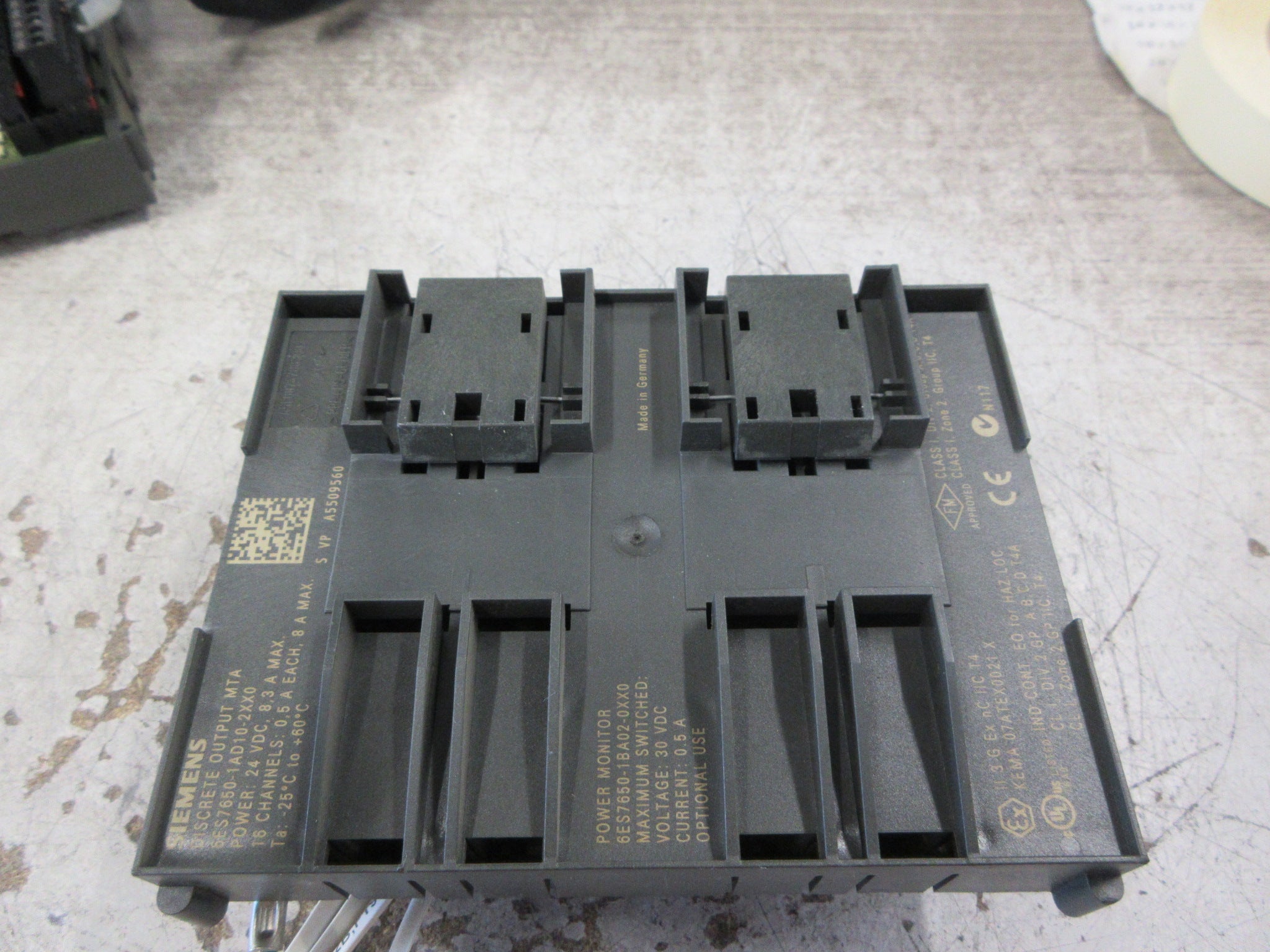 Siemens Discrete Output MTA 6ES7650-1AD10-2XX0 16-Ch Used