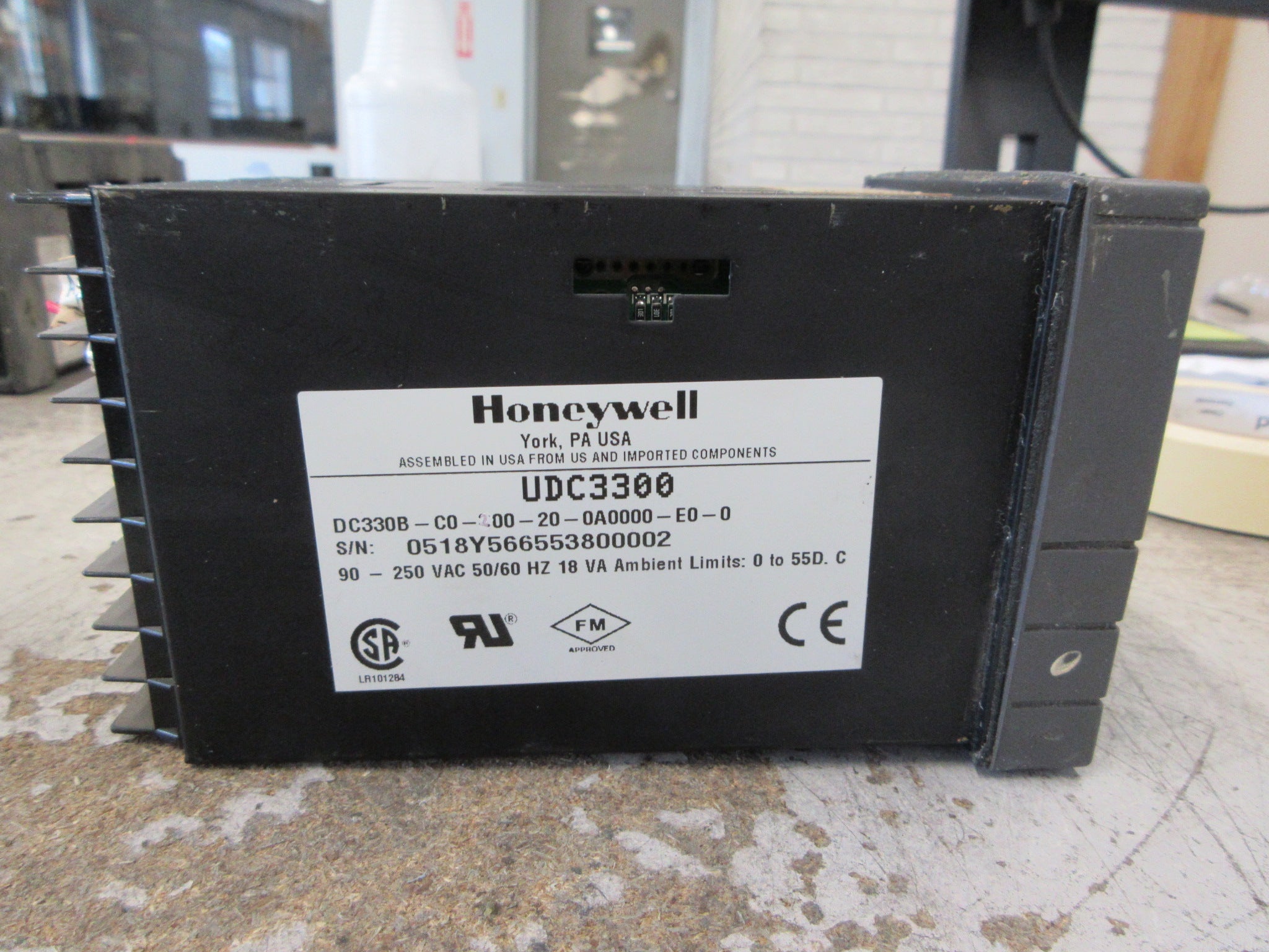 Honeywell UDC3300 Universal Digital Limit Controller Used
