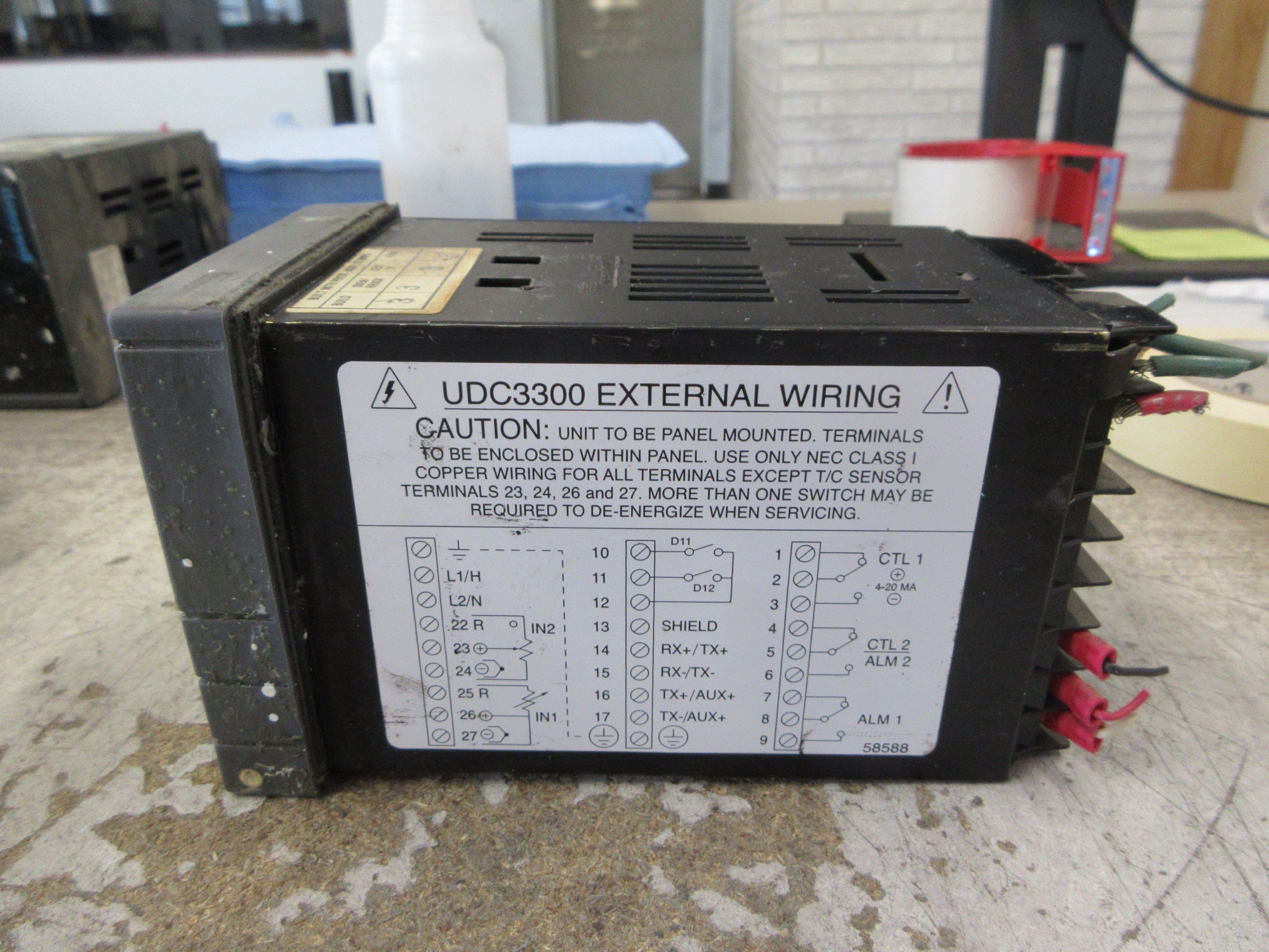 Honeywell UDC3300 Universal Digital Limit Controller Used