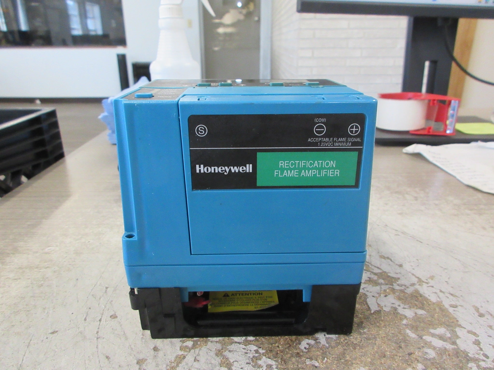 Honeywell Burner Control RM7840 G 1014 W/Flame Amplifier Used
