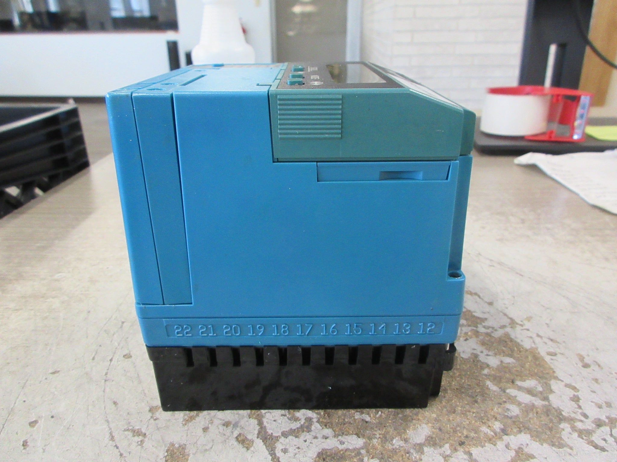 Honeywell Burner Control RM7840 G 1014 W/Flame Amplifier Used