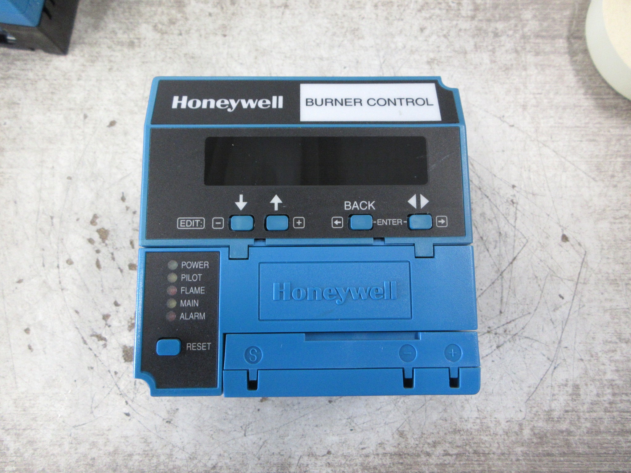 Honeywell Burner Control RM7840 G 1014 S/W Rev. 4141 W/Flame Amplifier Used