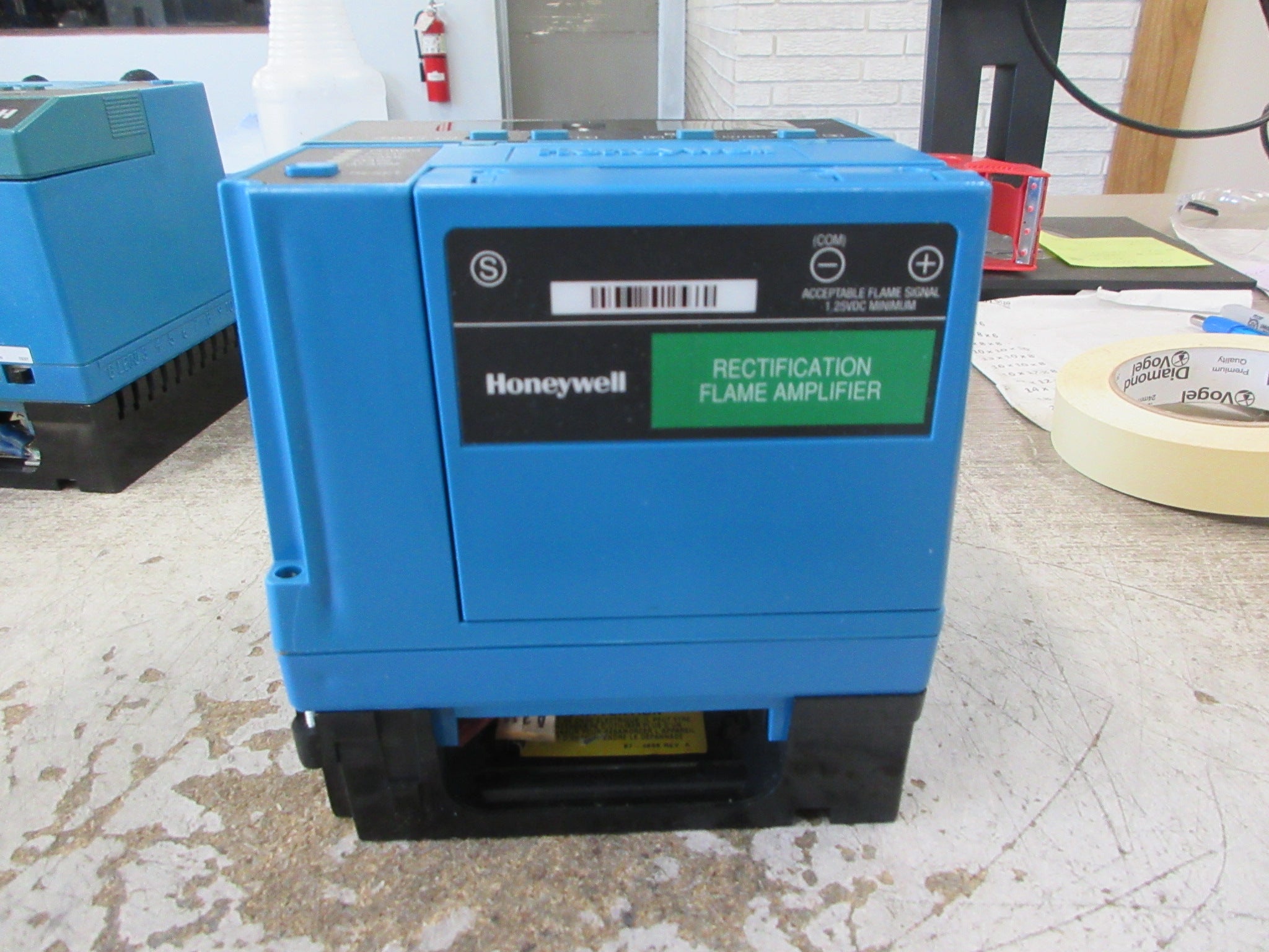Honeywell Burner Control RM7840 G 1014 S/W Rev. 4141 W/Flame Amplifier Used