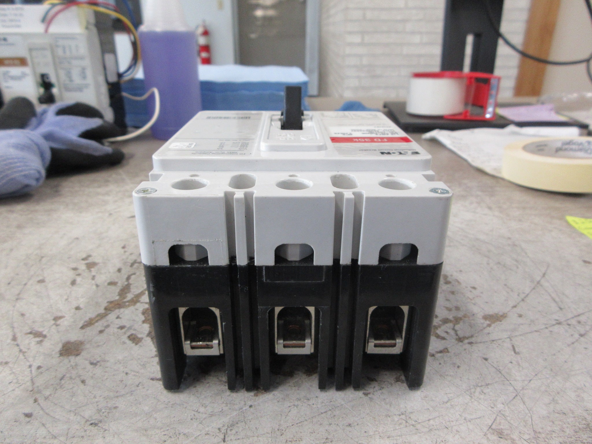 Eaton FD 35K Circuit Breaker FD3110L Style: 6639C94G97 110A 600V 3P Used