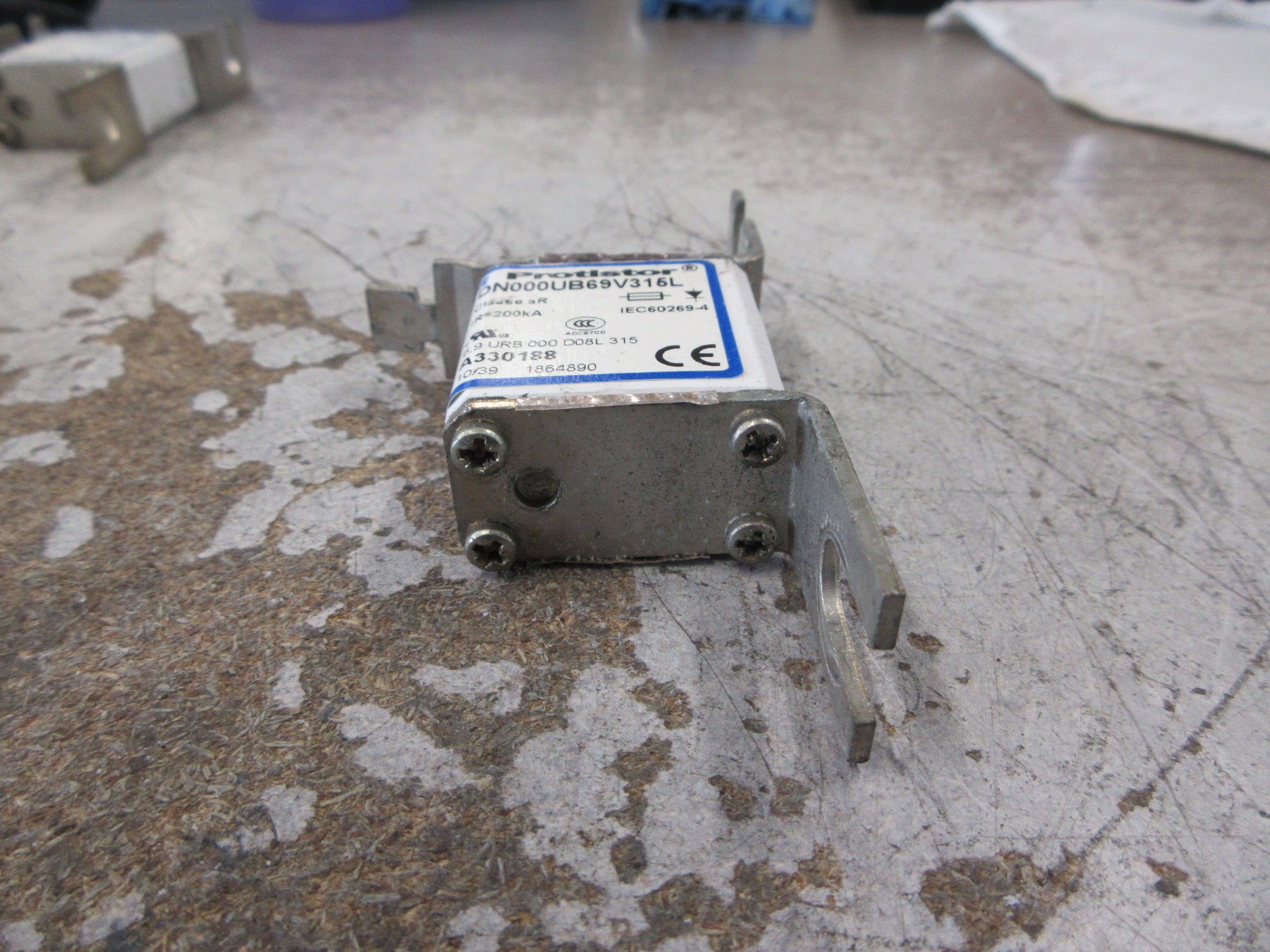 Ferraz Shawmut Protistor Fuse DN000UB69V315L 315A 690V Used