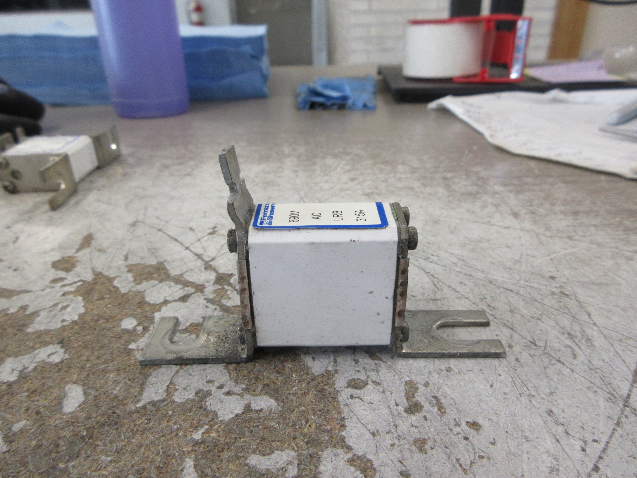 Ferraz Shawmut Protistor Fuse DN000UB69V315L 315A 690V Used