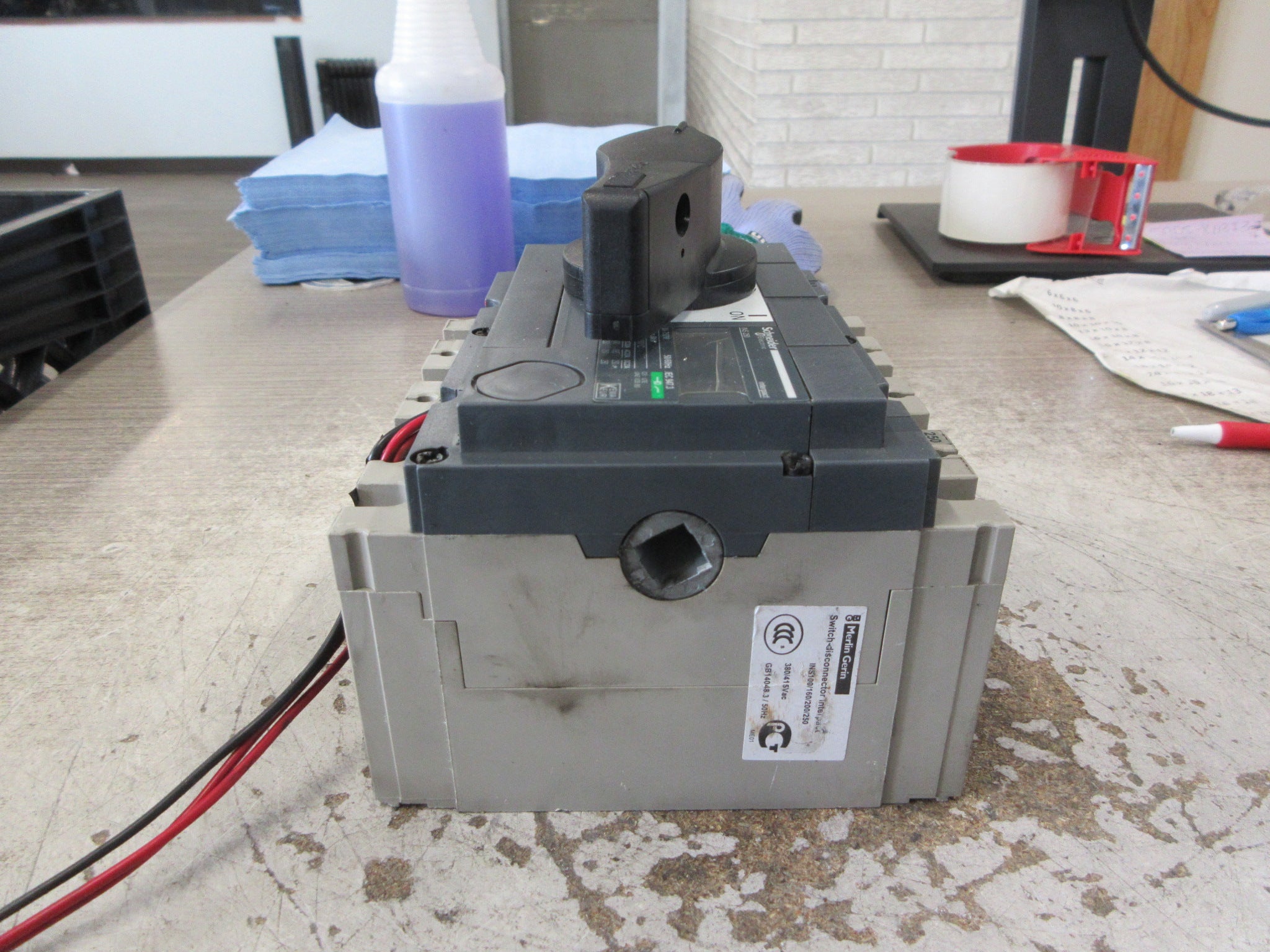 Schneider Electric Interpact Disconnect Switch INS 250 690V 250A 3P Used