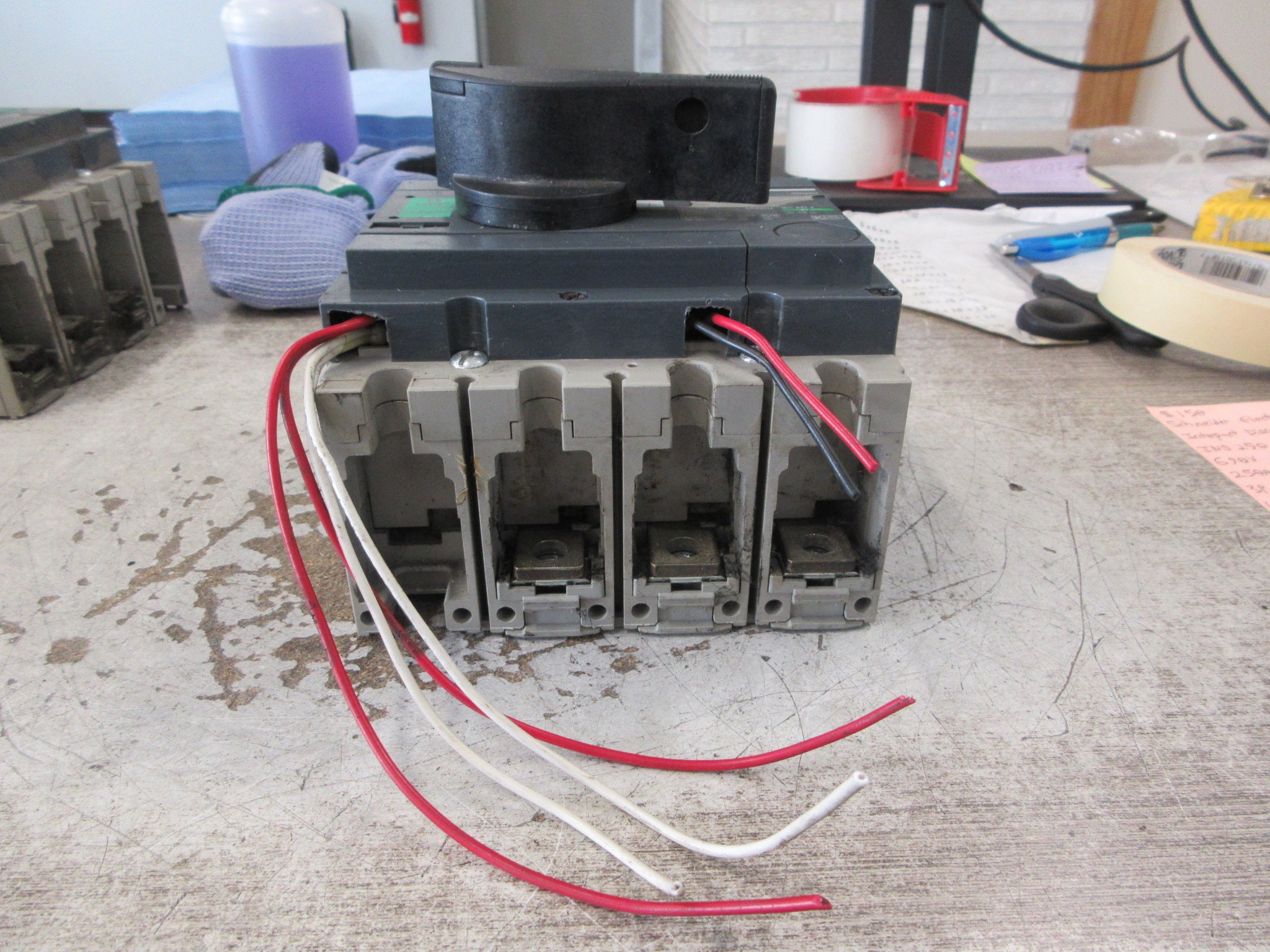 Schneider Electric Interpact Disconnect Switch INS 250 690V 250A 3P Used