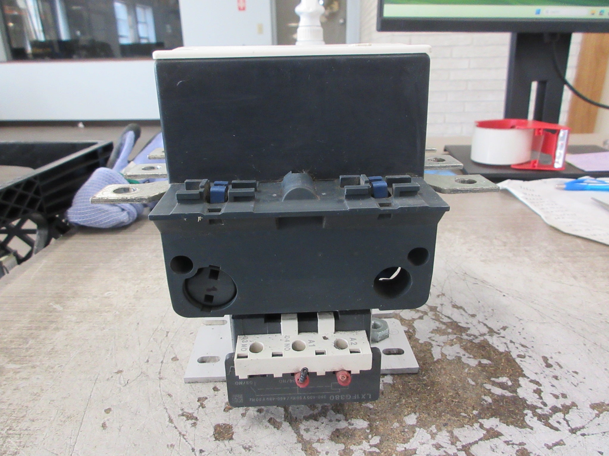 Schneider Electric Contactor LC1F225 460-480V Coil 250A 600V Used
