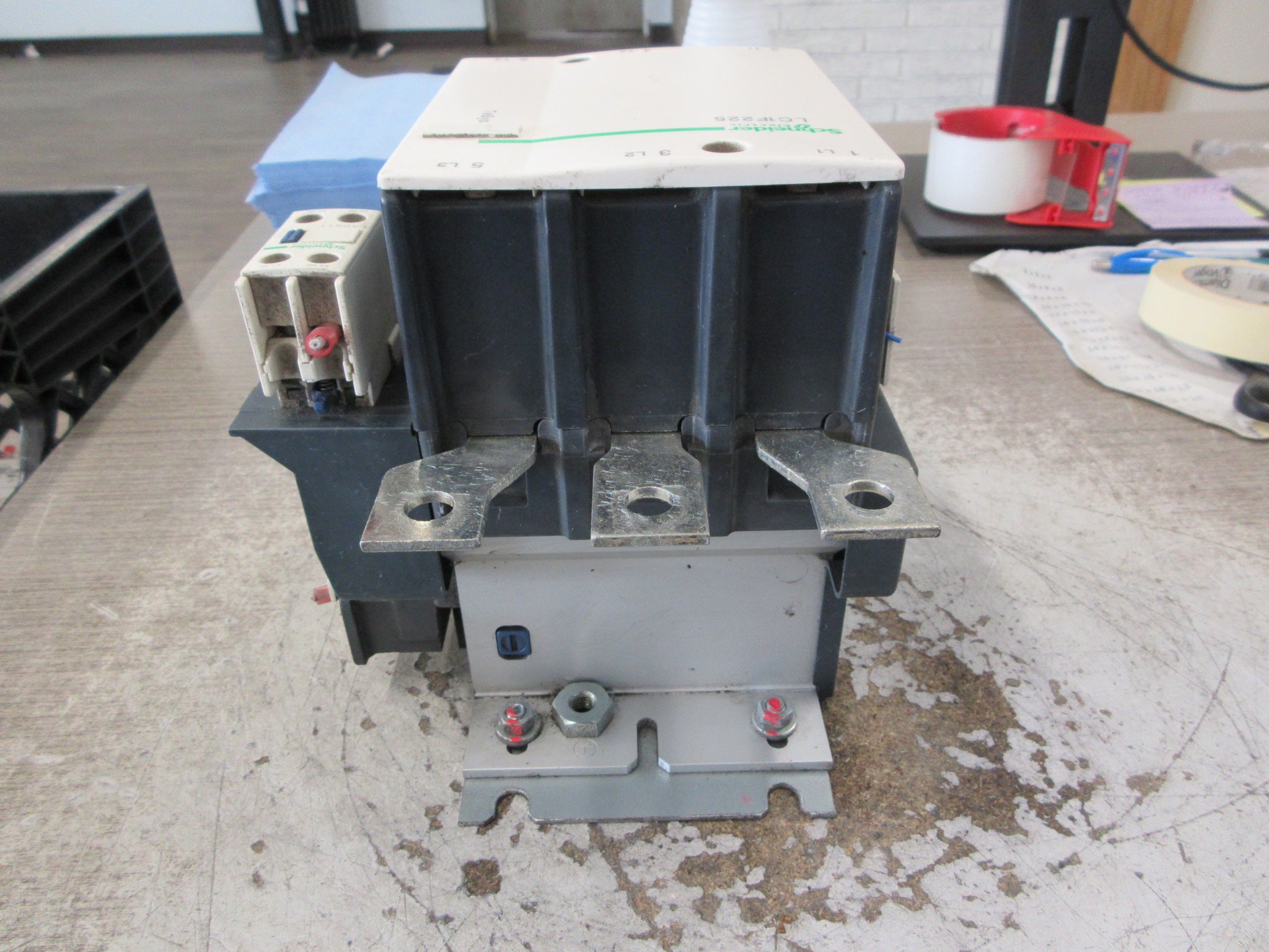 Schneider Electric Contactor LC1F225 460-480V Coil 250A 600V Used