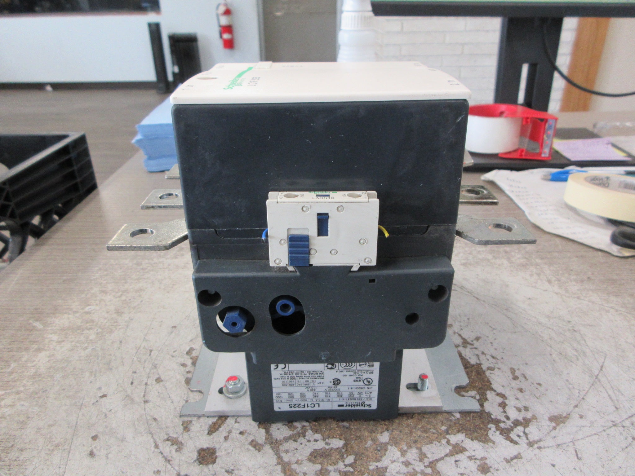 Schneider Electric Contactor LC1F225 460-480V Coil 250A 600V Used